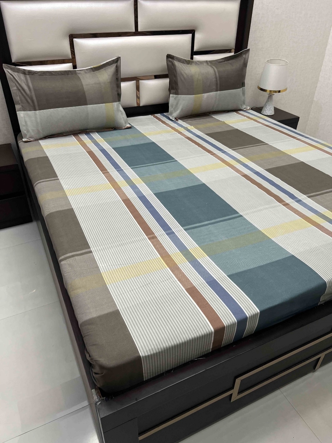 Pure Decor Off White & Yellow Printed 230 TC Microfiber Double Queen Bedsheet Set
Pure Decor Off White & Yellow Printed 230 TC Microfiber Double Queen Bedsheet Set