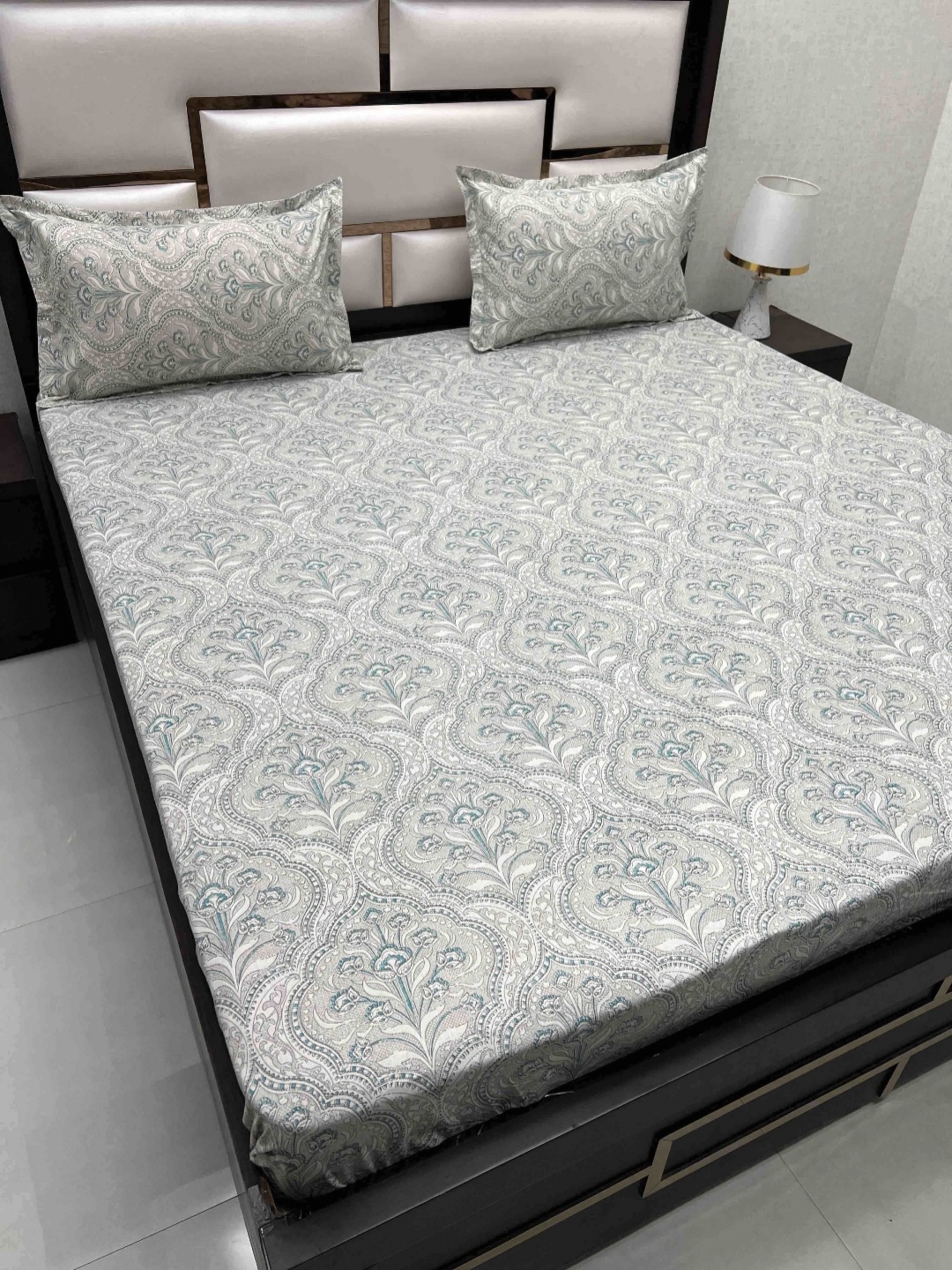 Pure Decor Ruby Blue Printed Cotton Fitted 260 TC King Bedsheet With 2 Pillow Covers
Pure Decor Ruby Blue Printed Cotton Fitted 260 TC King Bedsheet With 2 Pillow Covers