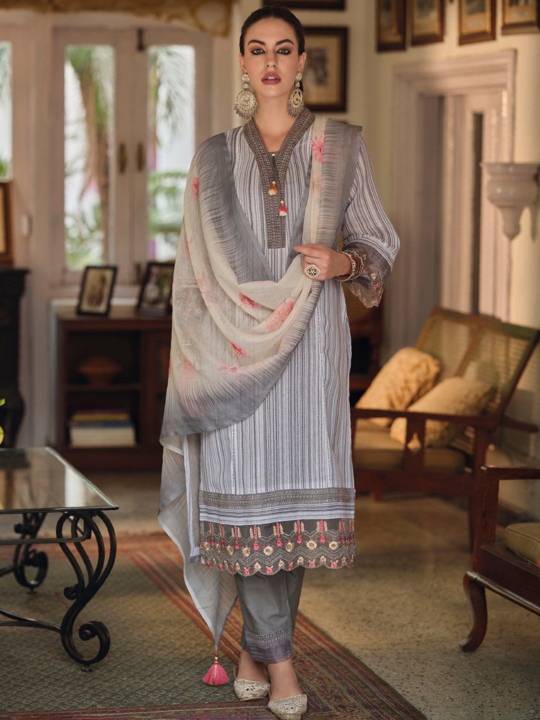 AUTUMN LANE Floral Striped Regular Pure Cotton Straight Kurta with Trousers & Dupatta, Grey
AUTUMN LANE Floral Striped Regular Pure Cotton Straight Kurta with Trousers & Dupatta, Grey