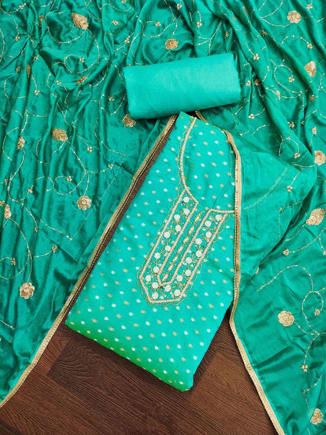 ASISA Floral Embroidered Beads and Stones Unstitched Dress Material, Turquoise blue
ASISA Floral Embroidered Beads and Stones Unstitched Dress Material, Turquoise blue