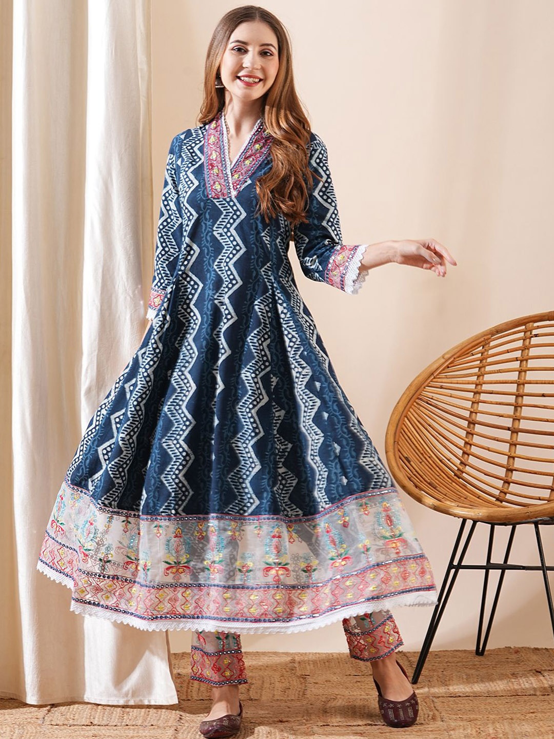 FASHOR Ethnic Motifs Printed Sequinned Pure Cotton Anarkali Kurta With Trousers, Blue
FASHOR Ethnic Motifs Printed Sequinned Pure Cotton Anarkali Kurta With Trousers, Blue
