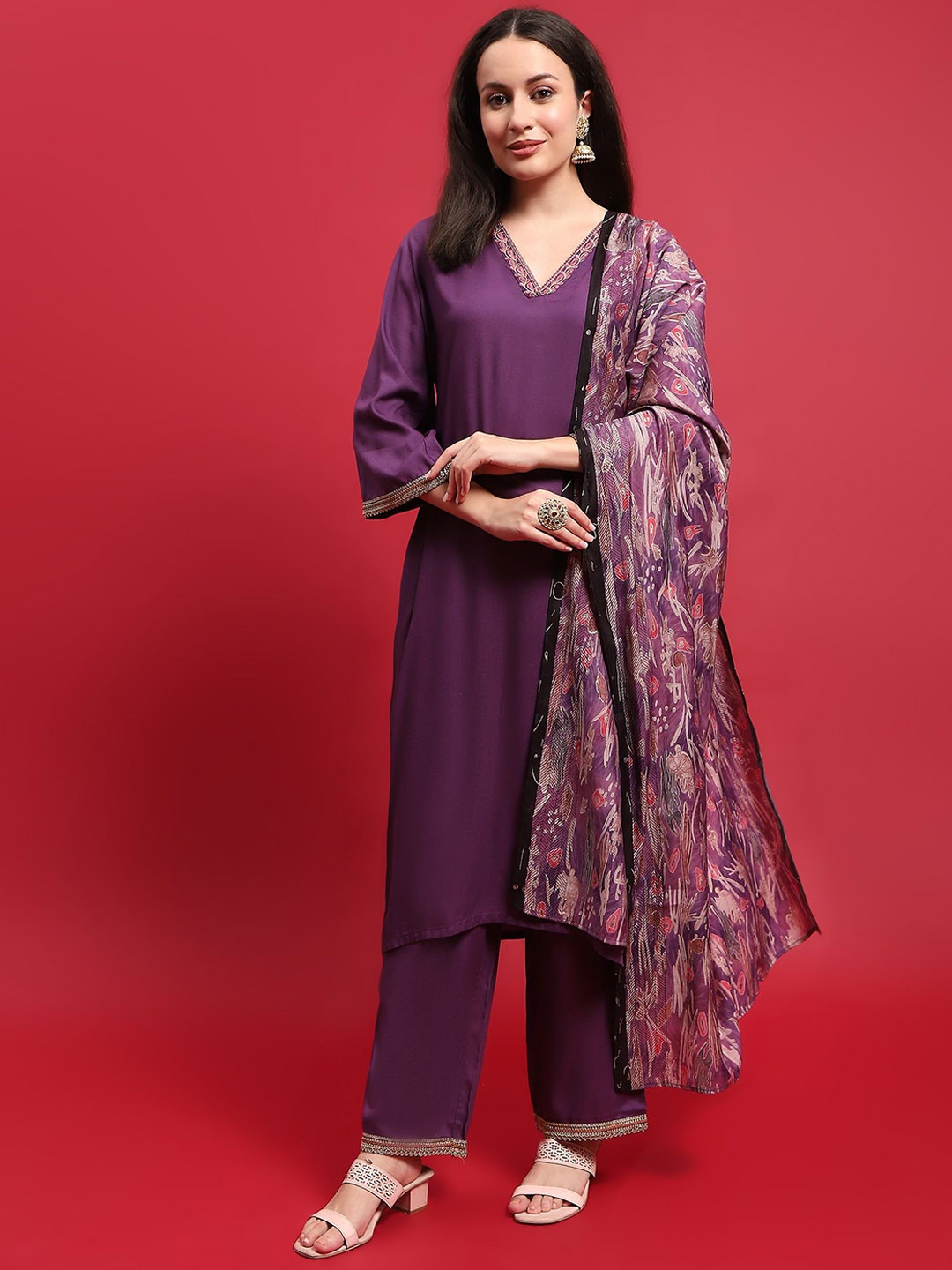 Shree Ethnic Motifs Embroidered V-Neck Thread Work Kurta With Trousers & Dupatta, Purple
Shree Ethnic Motifs Embroidered V-Neck Thread Work Kurta With Trousers & Dupatta, Purple