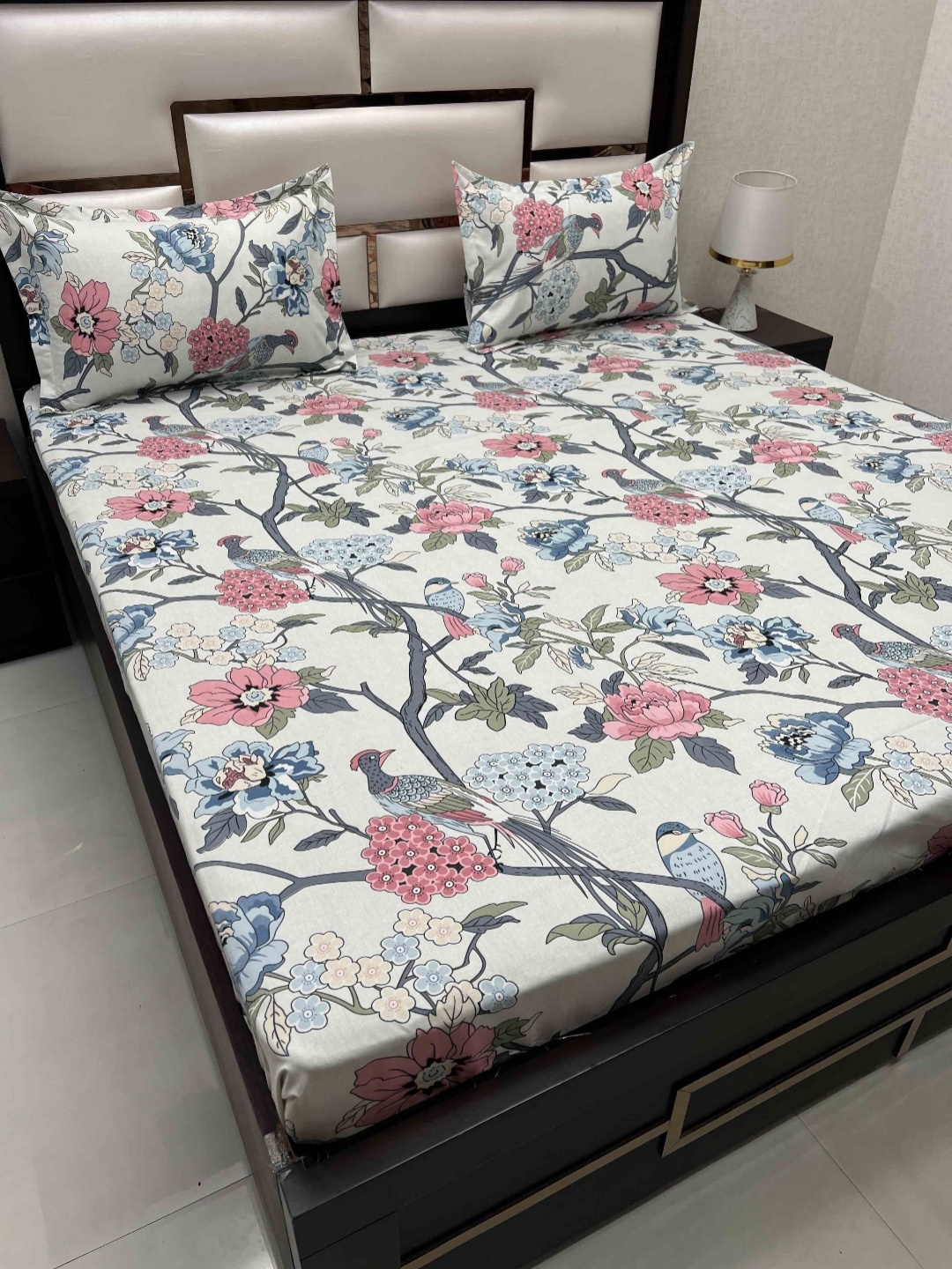 Pure Decor Amulya Off White Floral 240 TC Microfiber Queen Bedsheet with 2 Pillow Covers
Pure Decor Amulya Off White Floral 240 TC Microfiber Queen Bedsheet with 2 Pillow Covers