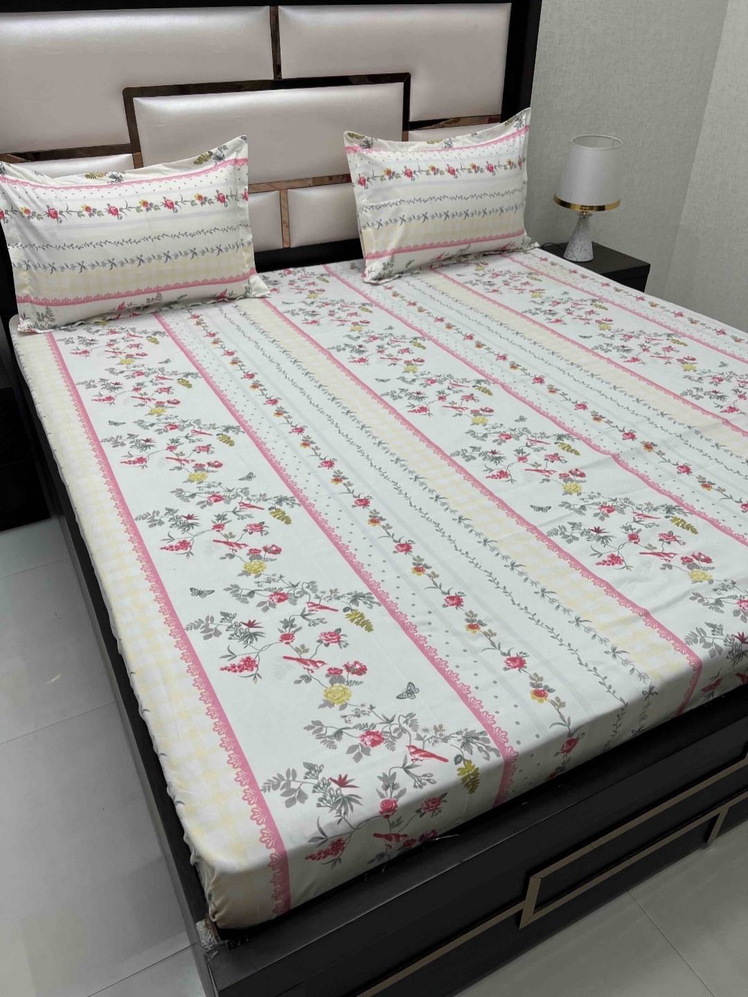 Pure Decor Amulya White Floral Printed Microfiber 240 TC Queen Bedsheet & 2 Pillow Covers
Pure Decor Amulya White Floral Printed Microfiber 240 TC Queen Bedsheet & 2 Pillow Covers