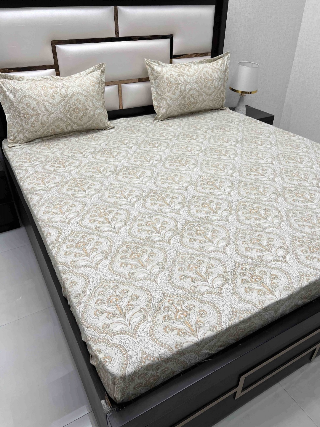 Pure Decor Green Printed Pure Cotton Fitted 350 TC Super King Bedsheet & 2 Pillow Covers
Pure Decor Green Printed Pure Cotton Fitted 350 TC Super King Bedsheet & 2 Pillow Covers