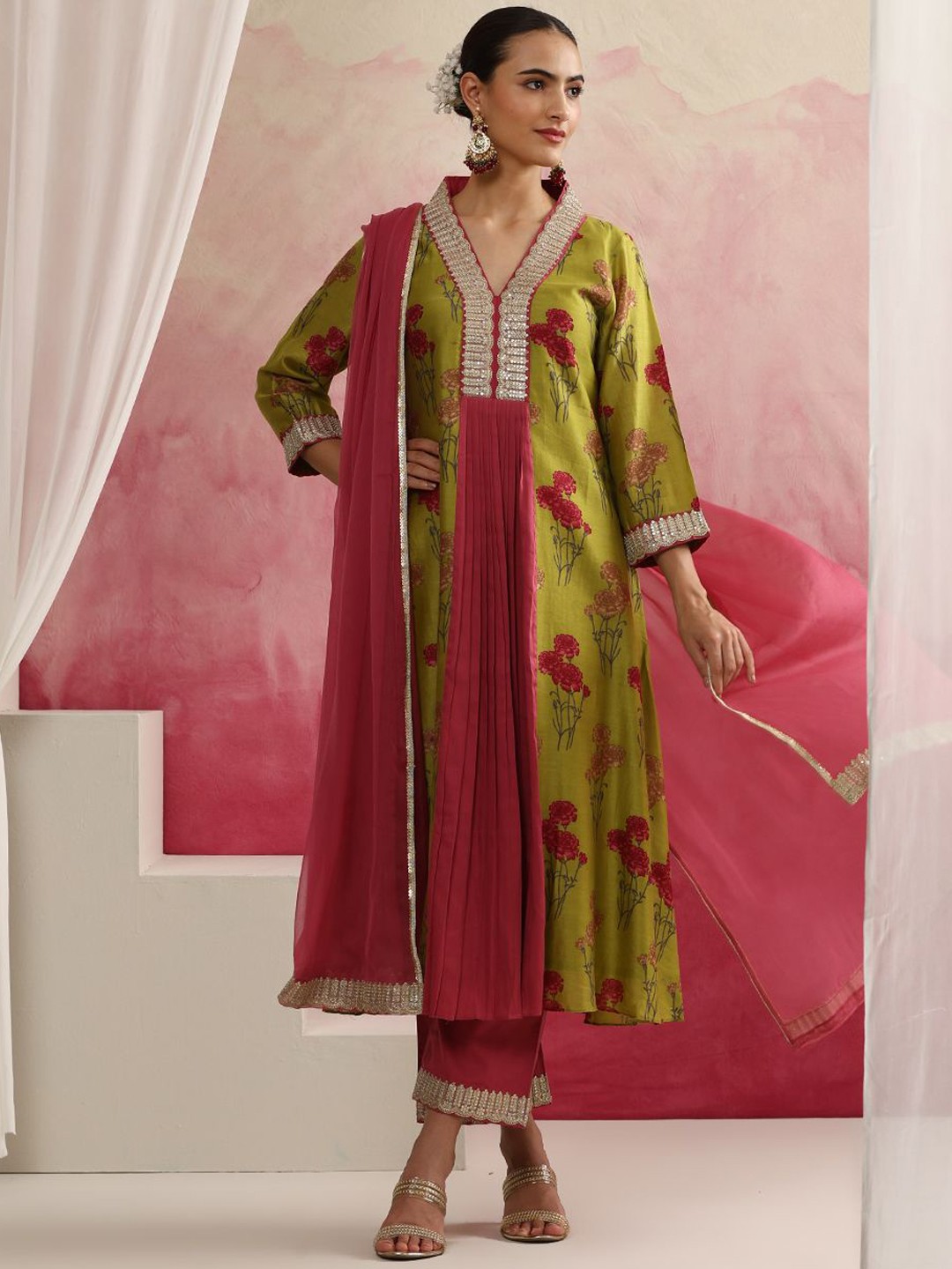 Khushal K Floral Printed Regular Sequinned A Line Kurta with Palazzos & Dupatta, Green
Khushal K Floral Printed Regular Sequinned A Line Kurta with Palazzos & Dupatta, Green