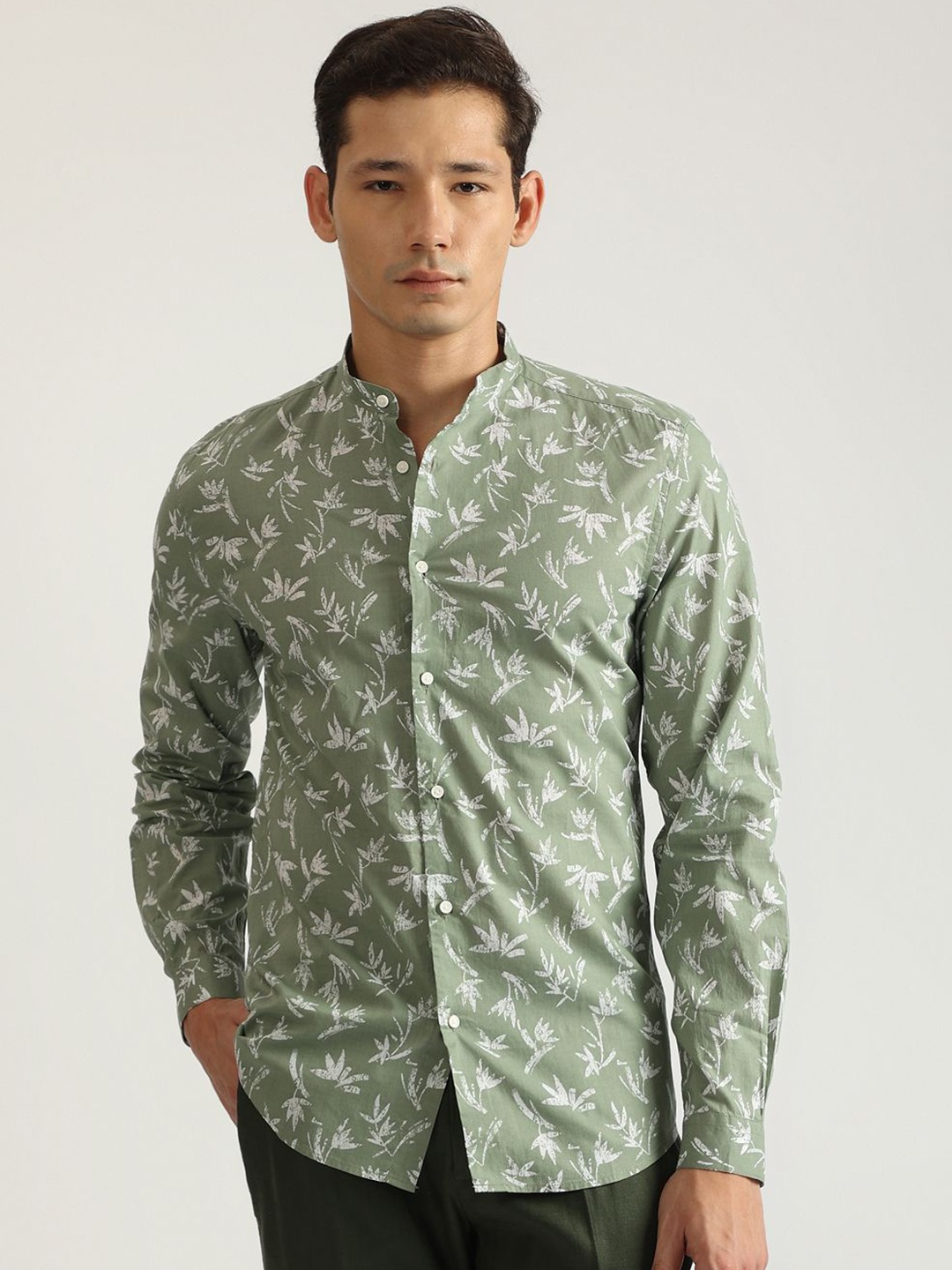 Antony Morato Men Slim Fit Floral Printed Band Collar Pure Cotton Casual Shirt, Green
Antony Morato Men Slim Fit Floral Printed Band Collar Pure Cotton Casual Shirt, Green