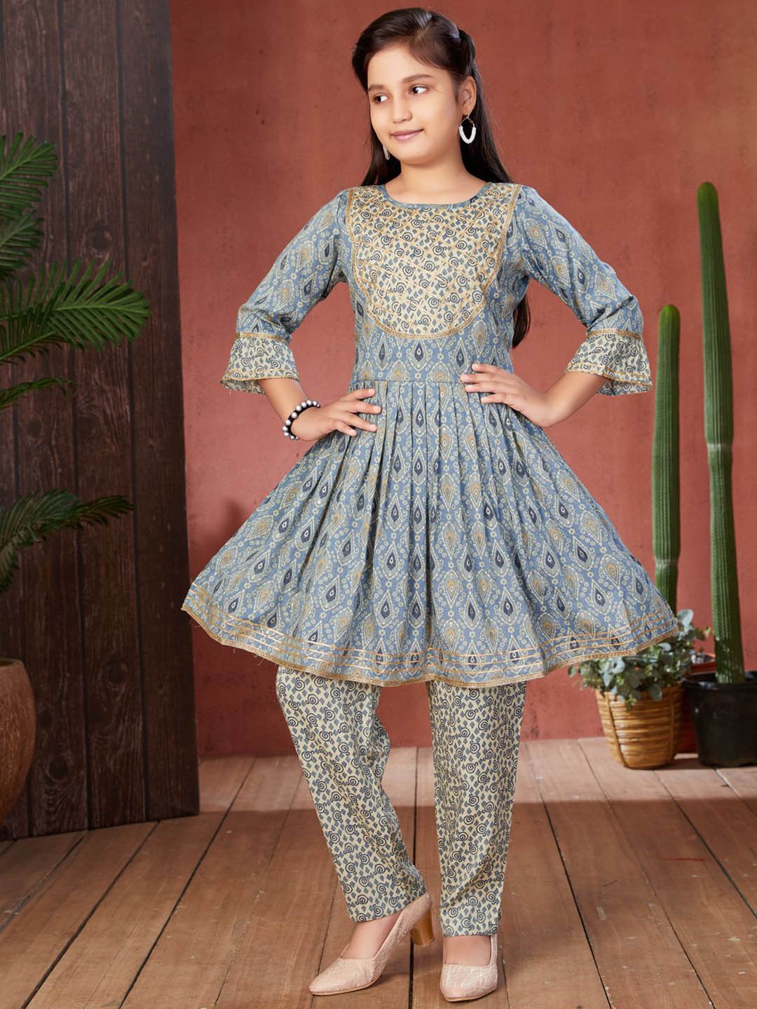 BAESD Girls Ethnic Motifs Printed Round Neck Gotta Patti Anarkali Kurta With Trousers, Blue
BAESD Girls Ethnic Motifs Printed Round Neck Gotta Patti Anarkali Kurta With Trousers, Blue