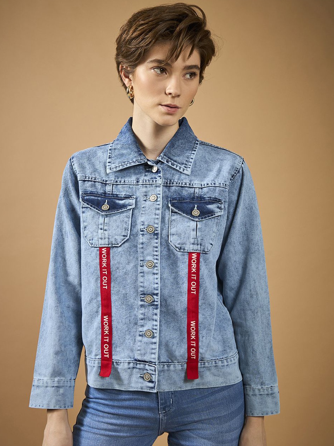 The Lifestyle Co. Collared Full Sleeve Buttoned Twill Tape Detailing Solid Denim Jacket, Blue
The Lifestyle Co. Collared Full Sleeve Buttoned Twill Tape Detailing Solid Denim Jacket, Blue