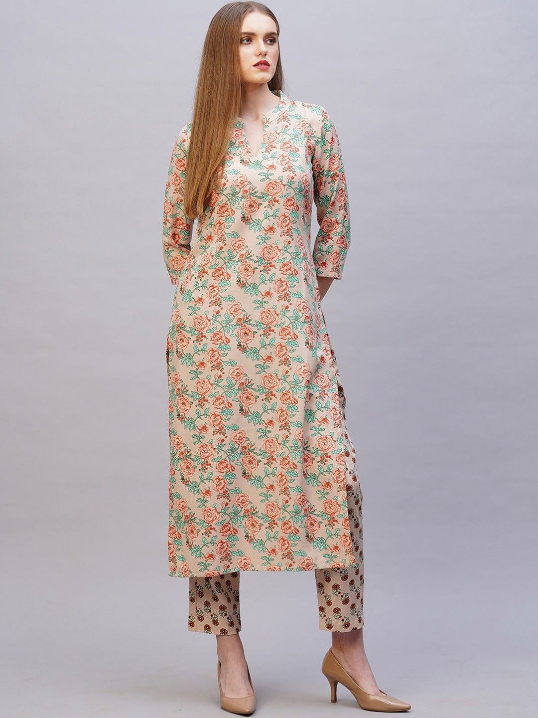 GoSriKi Floral Printed Mandarin Collar Straight Kurta With Trousers, Cream
GoSriKi Floral Printed Mandarin Collar Straight Kurta With Trousers, Cream