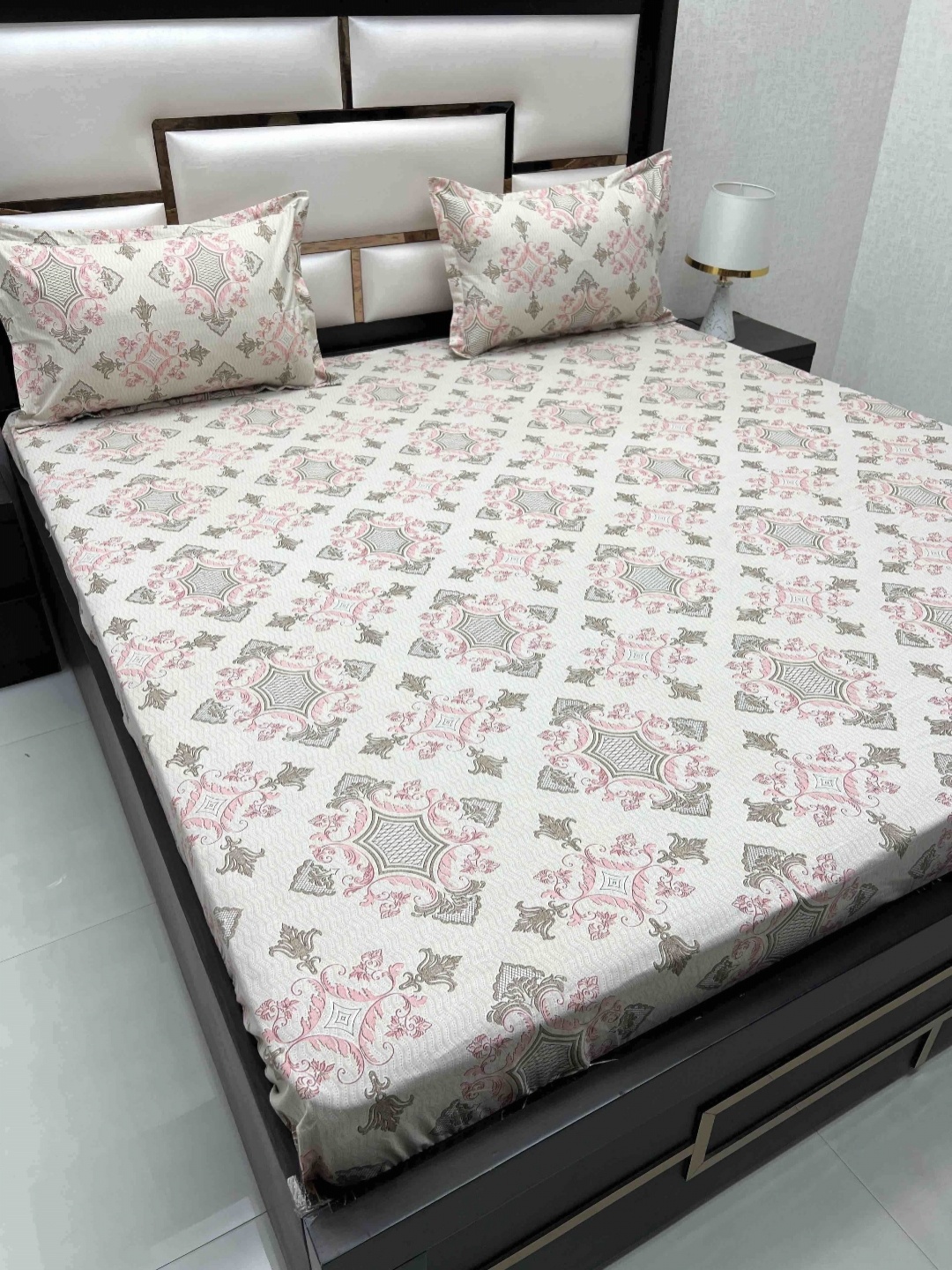 Pure Decor Velar Fur Sib Off White Printed 380 TC Pure Cotton Super King Bedsheet Set
Pure Decor Velar Fur Sib Off White Printed 380 TC Pure Cotton Super King Bedsheet Set