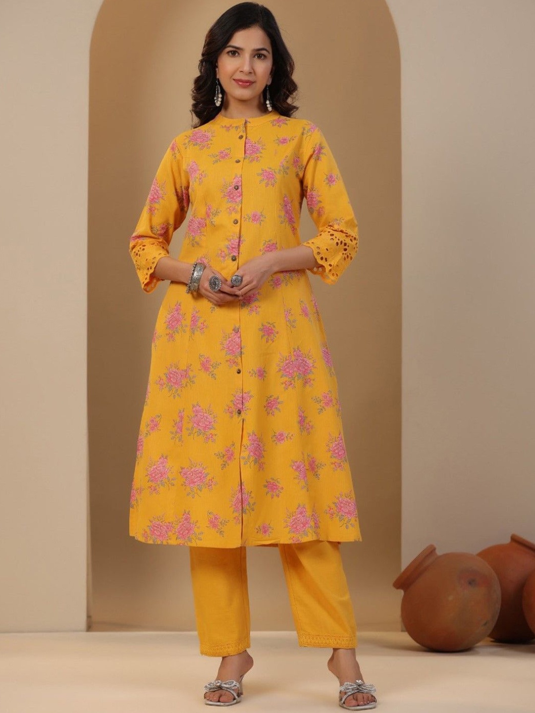 AUTUMN LANE Floral Printed Mandarin Collar Pure Cotton A-Line Kurta with Trousers, Yellow
AUTUMN LANE Floral Printed Mandarin Collar Pure Cotton A-Line Kurta with Trousers, Yellow