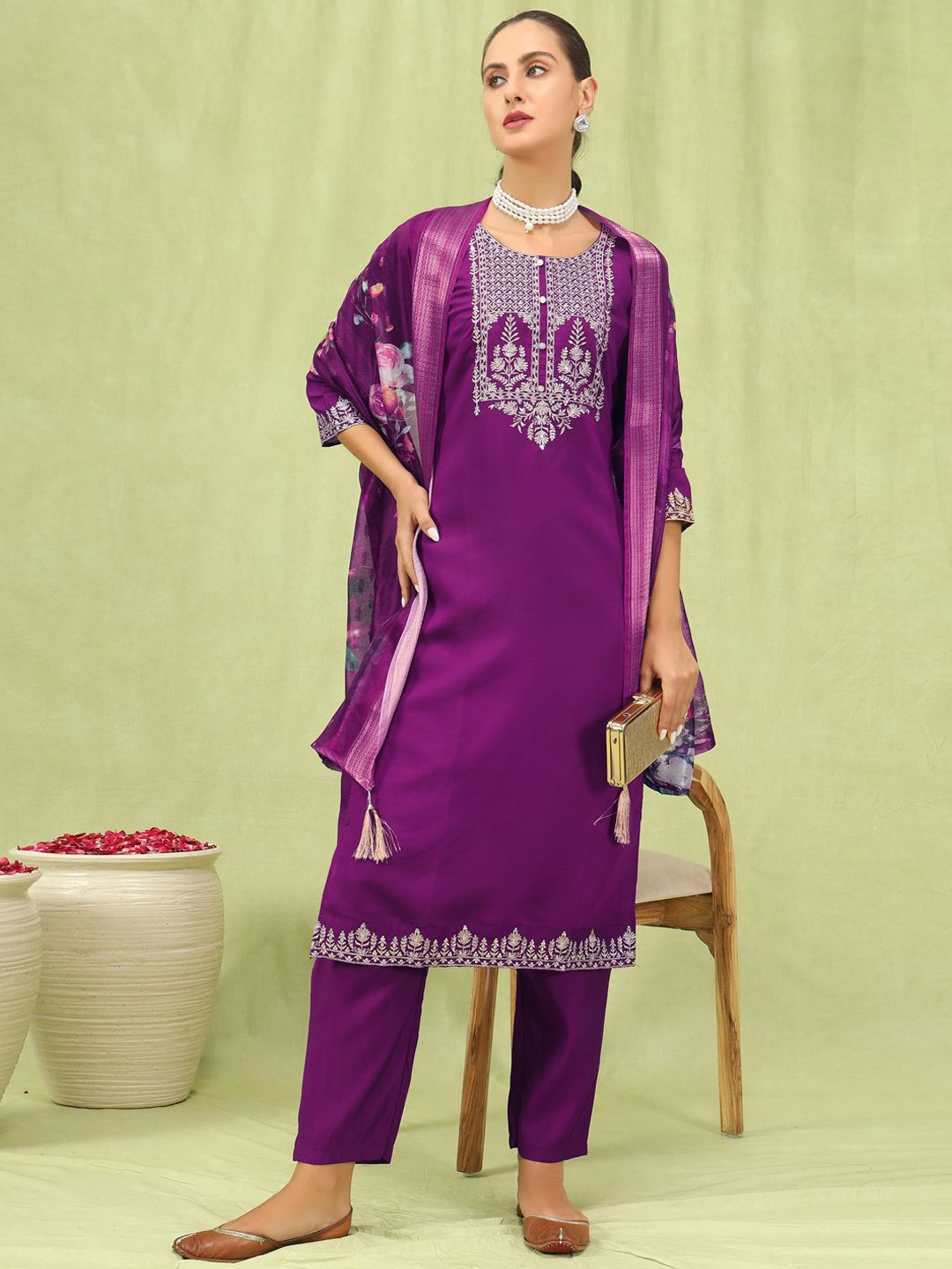 VredeVogel Floral Yoke Design Sequinned Regular Kurta With Trousers & Dupatta, Purple
VredeVogel Floral Yoke Design Sequinned Regular Kurta With Trousers & Dupatta, Purple