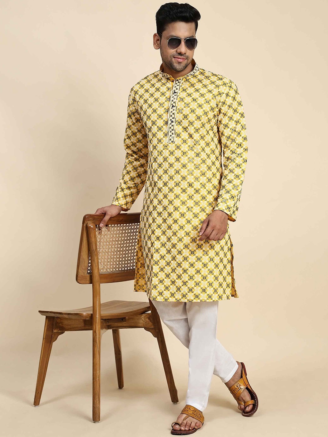 Pro-Ethic STYLE DEVELOPER Ethnic Motifs Printed Thread Work Pure Cotton Kurta with Pyjama, Yellow
Pro-Ethic STYLE DEVELOPER Ethnic Motifs Printed Thread Work Pure Cotton Kurta with Pyjama, Yellow