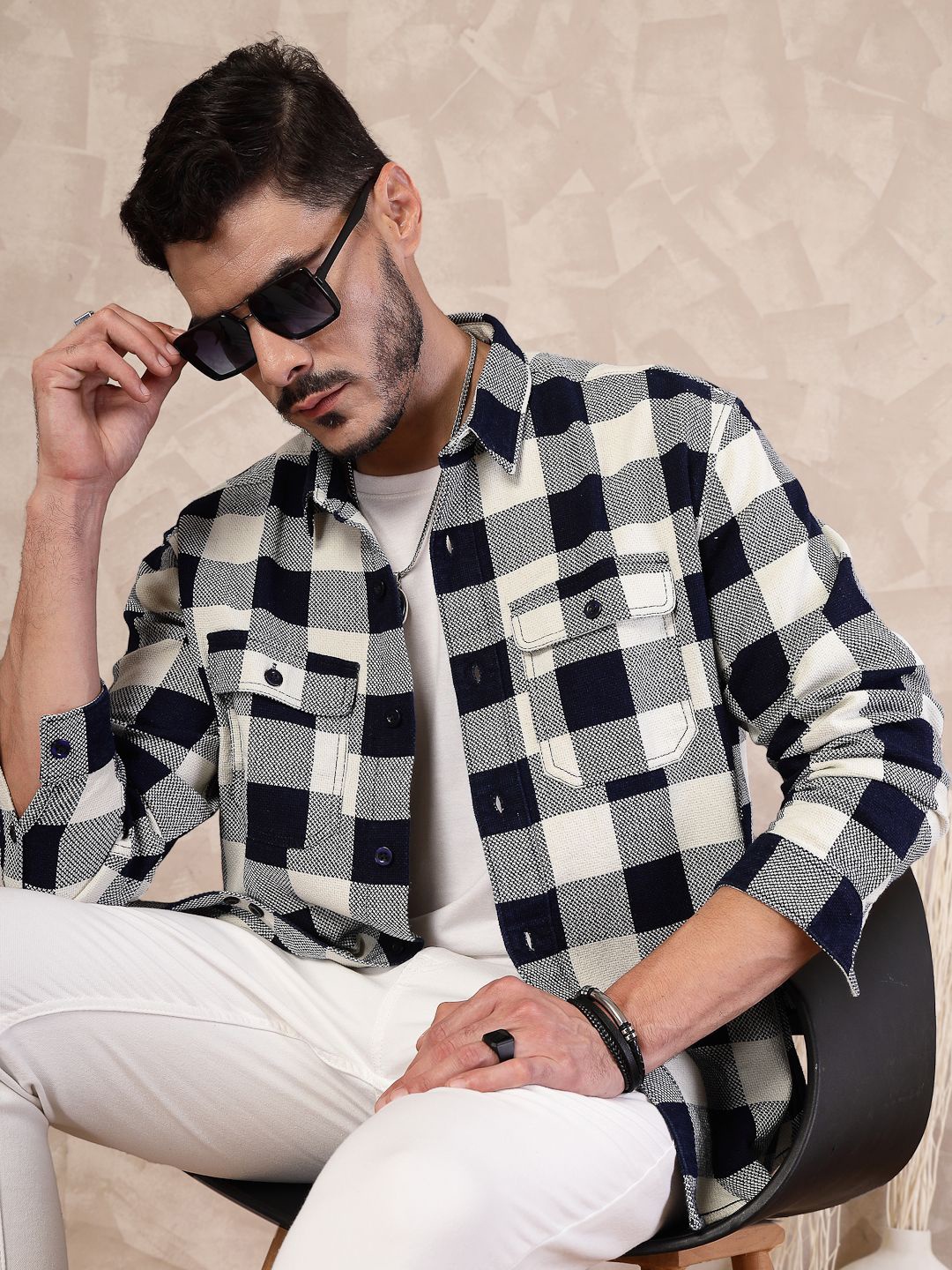 The Roadster Lifestyle Co. Men Relaxed Checked Cotton Oversized Casual Shirt, Navy blue
The Roadster Lifestyle Co. Men Relaxed Checked Cotton Oversized Casual Shirt, Navy blue