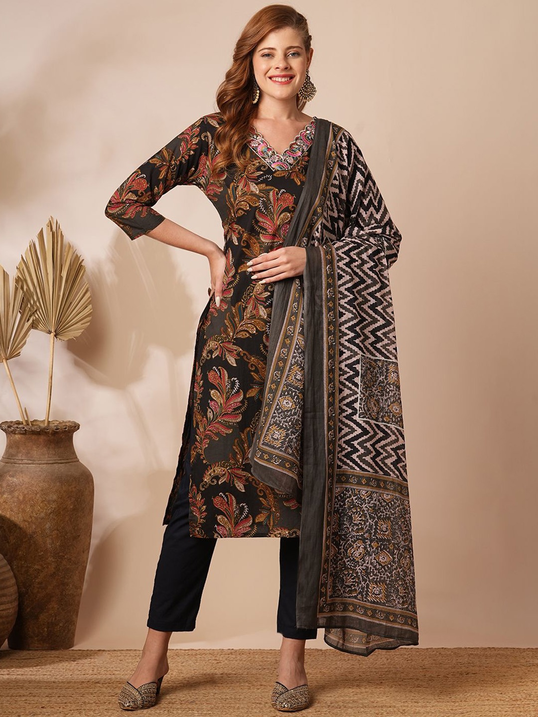 FASHOR Ethnic Motifs Printed V-Neck Pure Cotton Straight Kurta with Trousers & Dupatta, Black
FASHOR Ethnic Motifs Printed V-Neck Pure Cotton Straight Kurta with Trousers & Dupatta, Black