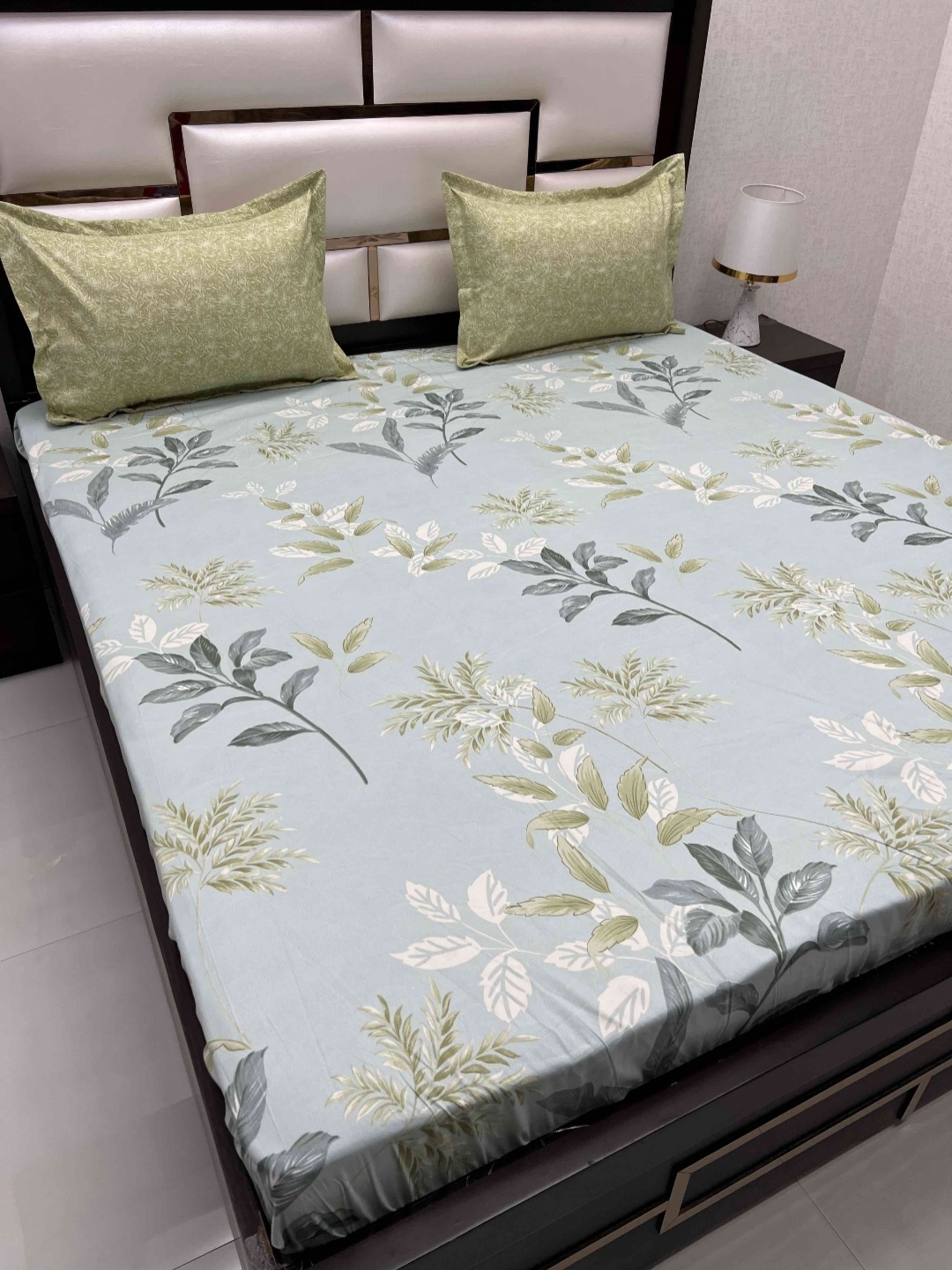 Pure Decor Manor Green Floral 220 TC Microfiber Fitted King Bedsheet With 2 Pillow Covers
Pure Decor Manor Green Floral 220 TC Microfiber Fitted King Bedsheet With 2 Pillow Covers
