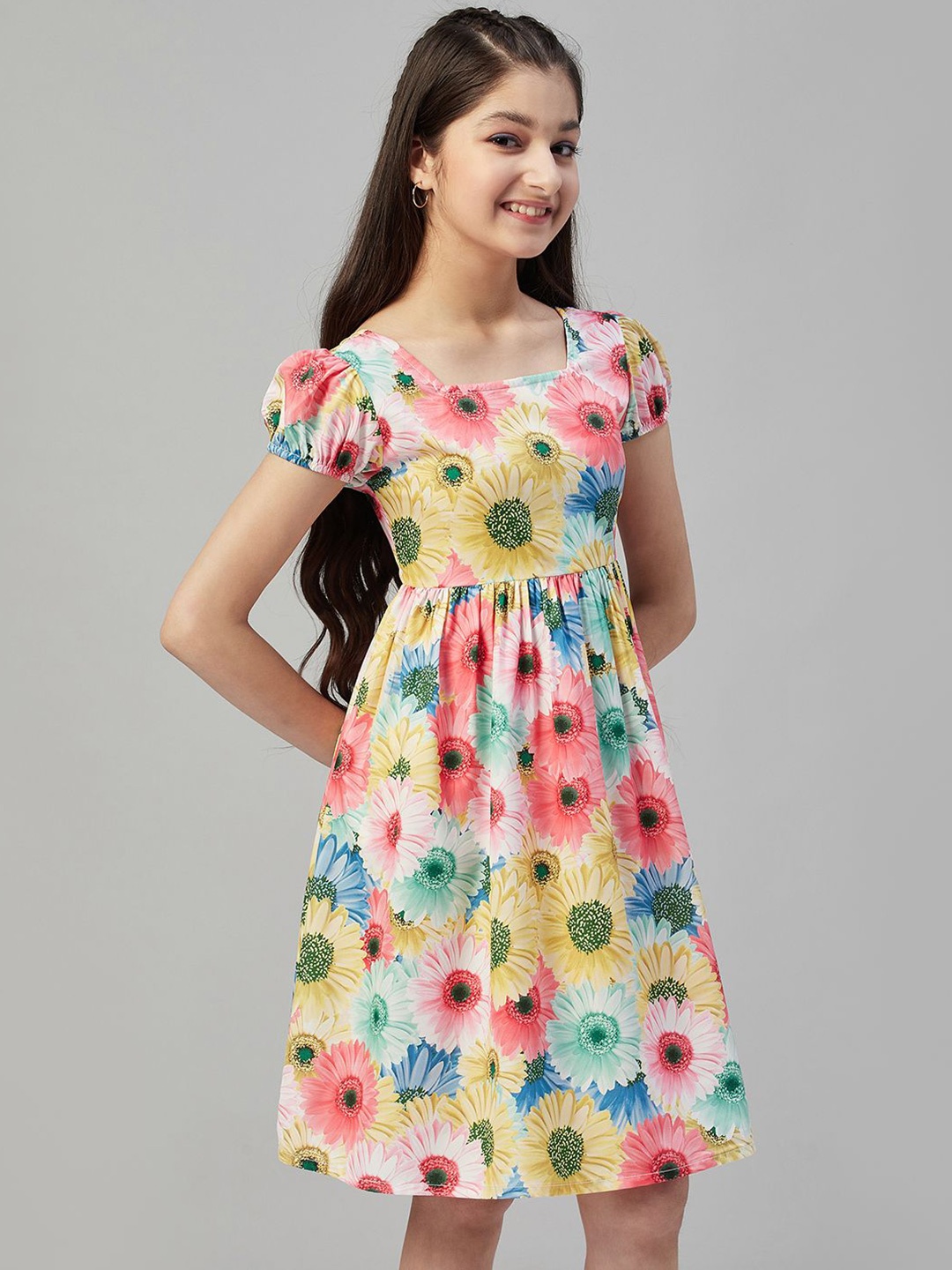 Stylo Bug Girls Floral Printed Square Neck Puff Slevees Fit & Flared Knee Length Dress, Multi
Stylo Bug Girls Floral Printed Square Neck Puff Slevees Fit & Flared Knee Length Dress, Multi