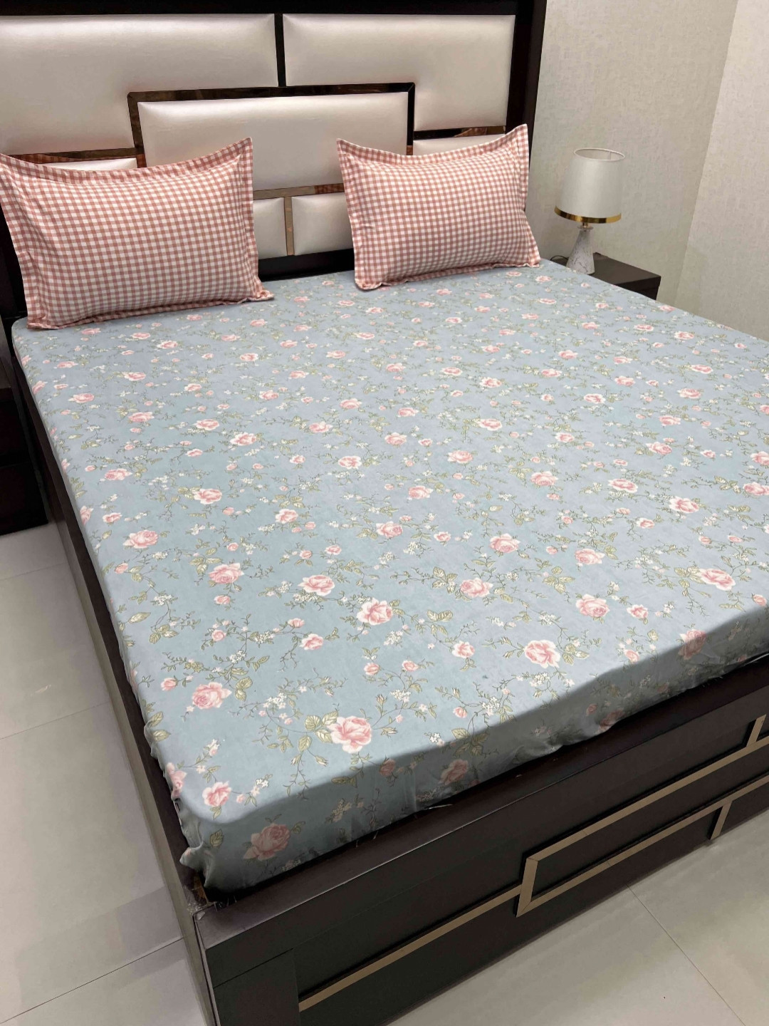 Pure Decor Manor Blue & Pink Floral Printed Ftiied King Bedsheet with 2 Pillow Covers
Pure Decor Manor Blue & Pink Floral Printed Ftiied King Bedsheet with 2 Pillow Covers