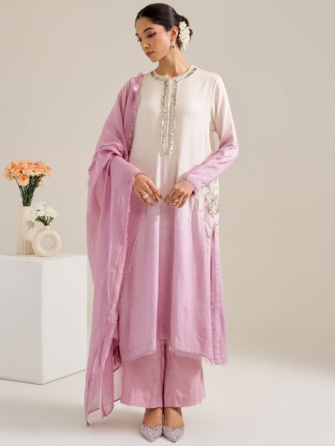 Siyona by Ankurita Floral Embroidered Regular Mirror Work Kurta With Trousers & Dupatta, Lavender
Siyona by Ankurita Floral Embroidered Regular Mirror Work Kurta With Trousers & Dupatta, Lavender
