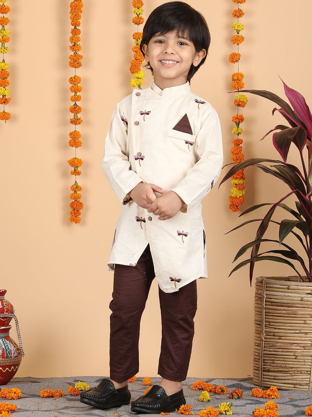 Polka Tots Boys Embroidered Thread Work Pure Cotton Straight Kurta with Pyjamas, Magenta
Polka Tots Boys Embroidered Thread Work Pure Cotton Straight Kurta with Pyjamas, Magenta