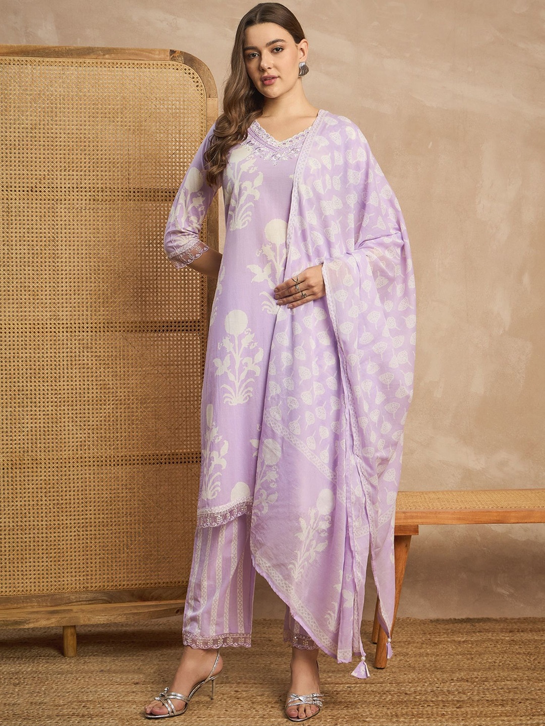 all about you Floral Printed Sequinned Pure Cotton Straight Kurta with Trousers & Dupatta, Lavender
all about you Floral Printed Sequinned Pure Cotton Straight Kurta with Trousers & Dupatta, Lavender