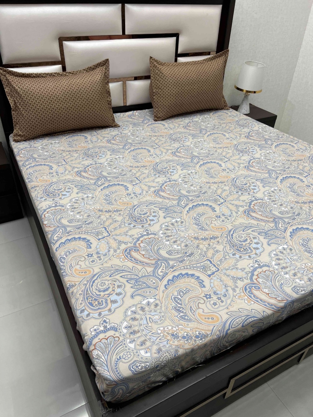 Pure Decor Leisure Fur Brown & White Printed 350 TC King Bedsheet with 2 Pillow Covers
Pure Decor Leisure Fur Brown & White Printed 350 TC King Bedsheet with 2 Pillow Covers