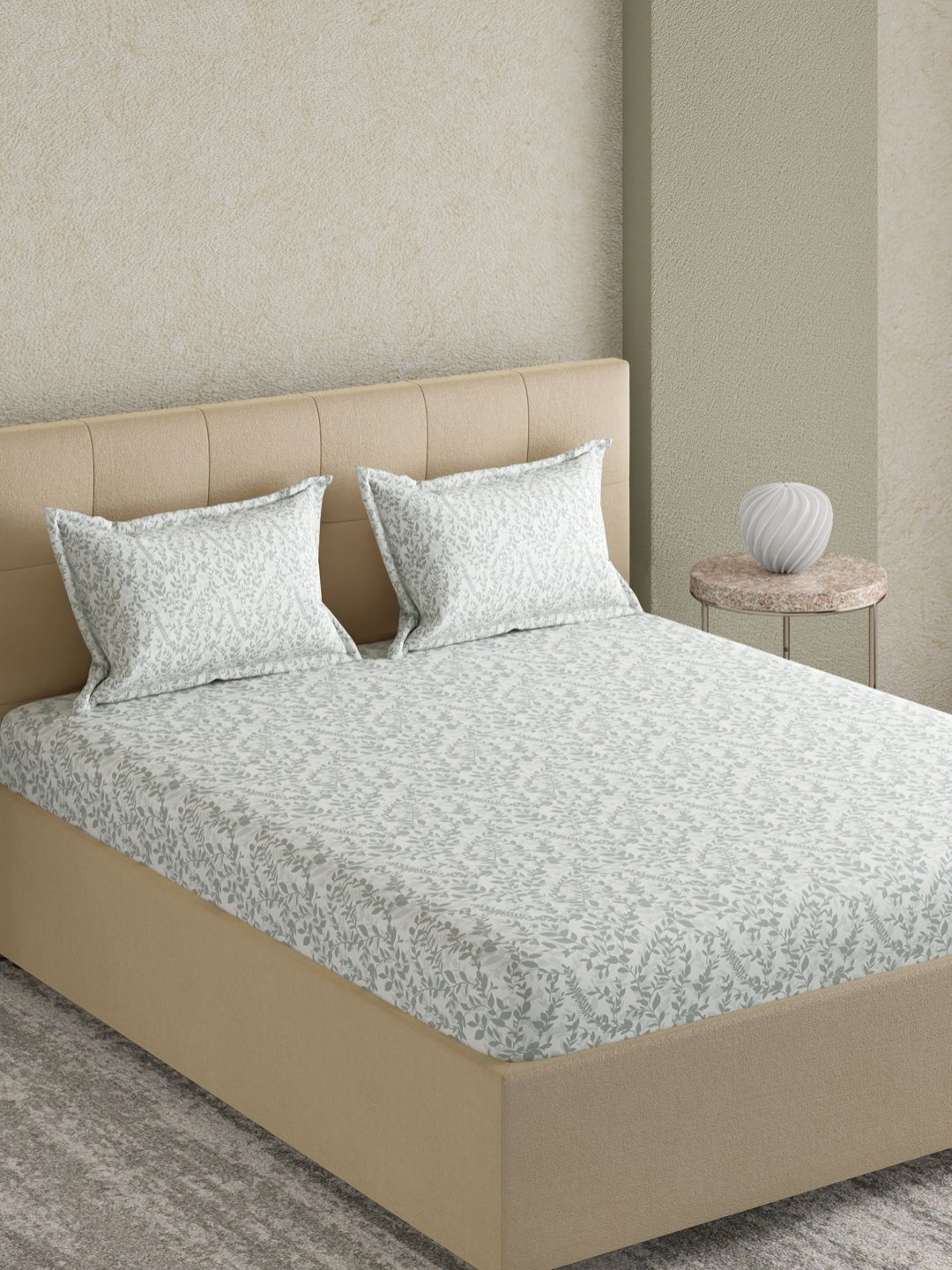 GM Taupe & White Floral Jacquard Cotton 300 TC King Bedsheet with 2 Pillow Covers
GM Taupe & White Floral Jacquard Cotton 300 TC King Bedsheet with 2 Pillow Covers