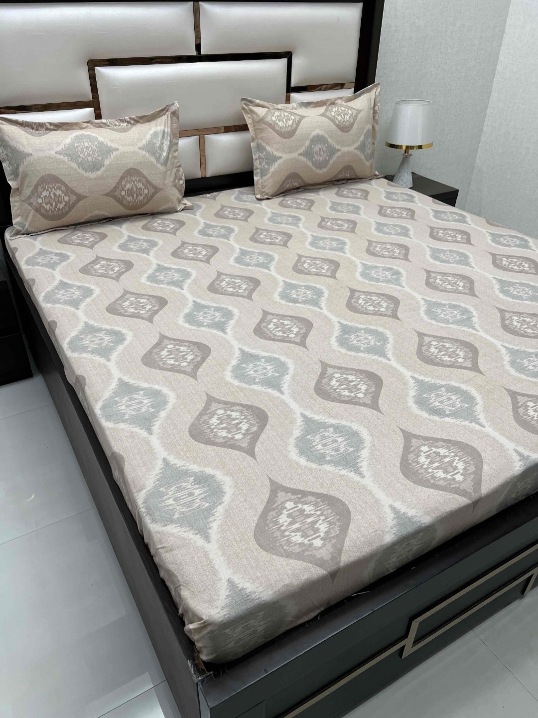 Pure Decor Ruby Brown Printed 380 TC Pure Cotton Fitted King Bedsheet with 2 Pillow Covers
Pure Decor Ruby Brown Printed 380 TC Pure Cotton Fitted King Bedsheet with 2 Pillow Covers