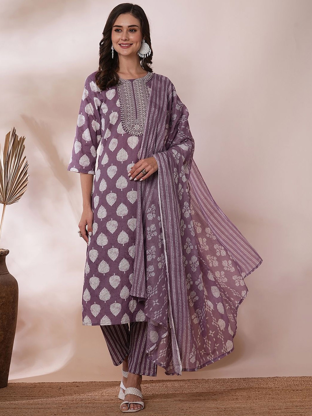 Kiana House Of Fashion Floral Printed Thread Work Pure Cotton Kurta with Trouser & Dupatta, Lavender
Kiana House Of Fashion Floral Printed Thread Work Pure Cotton Kurta with Trouser & Dupatta, Lavender