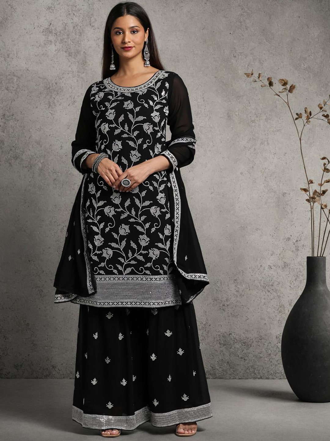 Miss Ethnik Ethnic Motifs Embroidered Sequinned Straight Kurta with Sharara & Dupatta, Black
Miss Ethnik Ethnic Motifs Embroidered Sequinned Straight Kurta with Sharara & Dupatta, Black