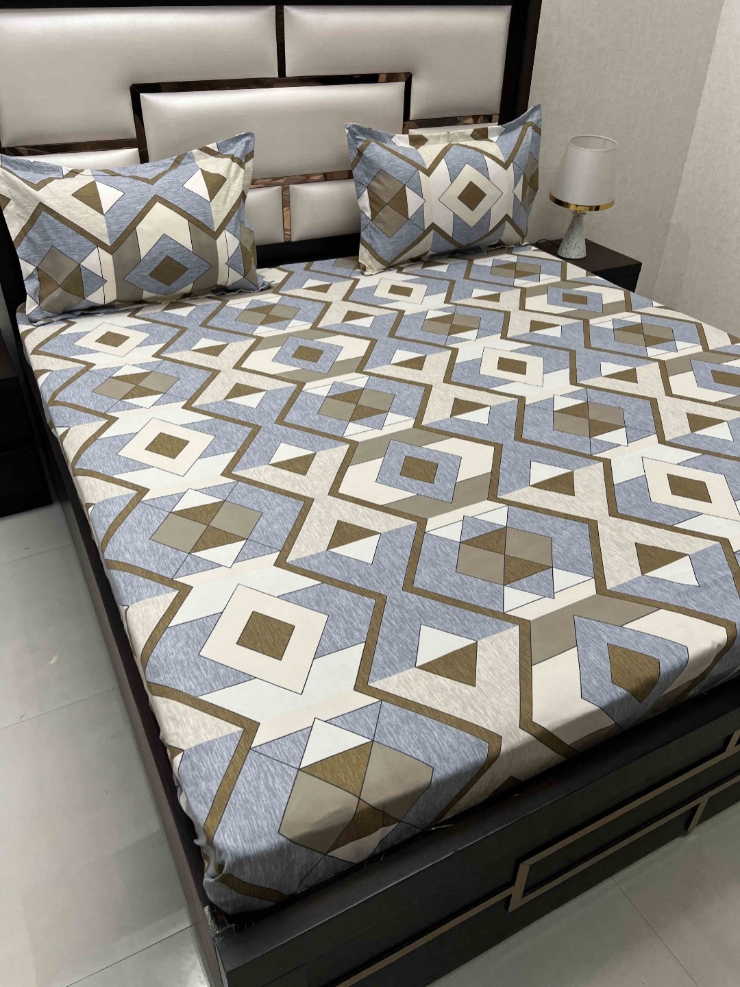 Pure Decor Grey & Cream-Coloured Geometric 330 TC Queen Bedsheet with 2 Pillow Covers
Pure Decor Grey & Cream-Coloured Geometric 330 TC Queen Bedsheet with 2 Pillow Covers