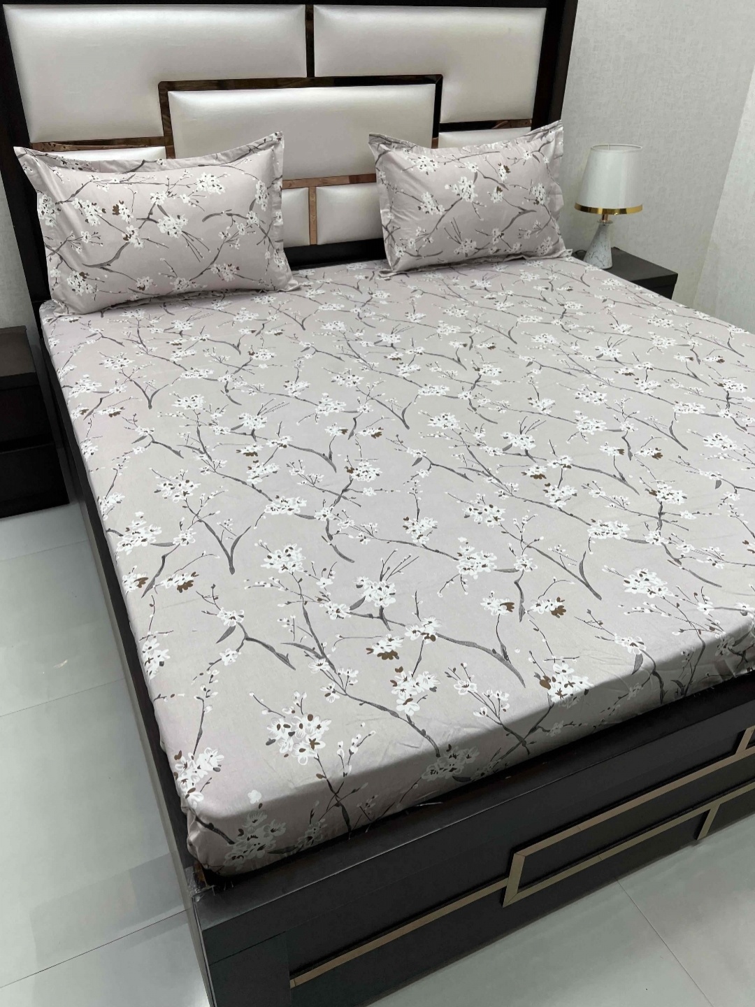 Pure Decor Royal Velar Grey & White Floral Pure Cotton King Bedsheet with 2 Pillow Covers
Pure Decor Royal Velar Grey & White Floral Pure Cotton King Bedsheet with 2 Pillow Covers