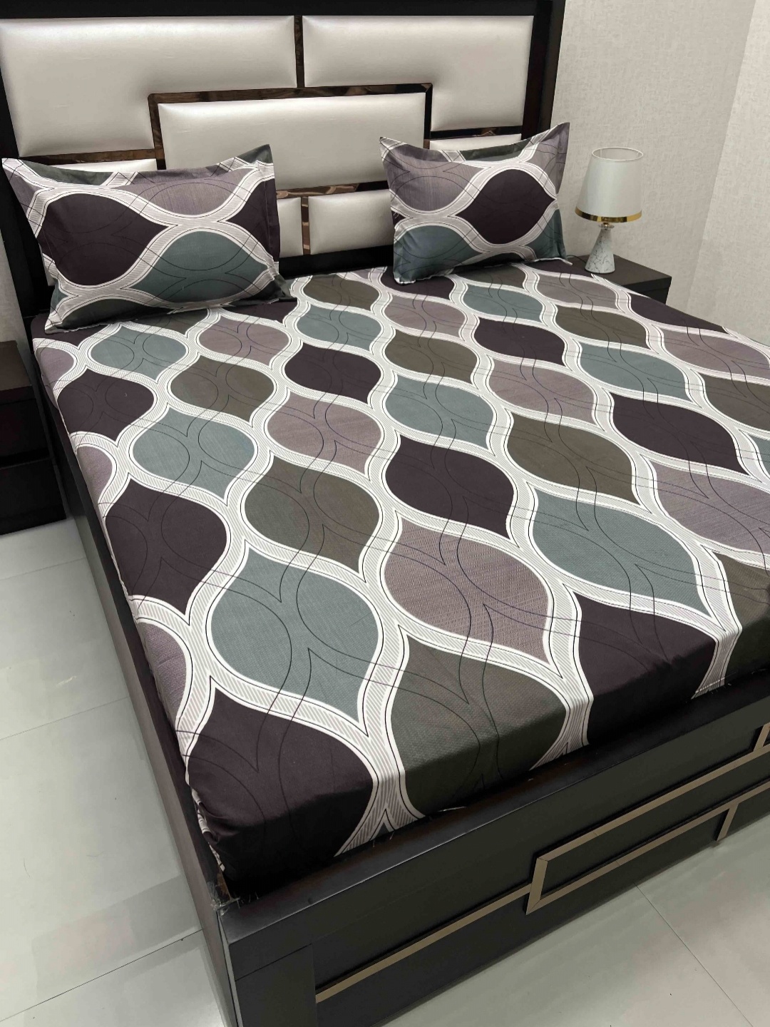 Pure Decor Amulya Grey Abstract Printed Microfiber 200 TC Queen Bedsheet & 2 Pillow Covers
Pure Decor Amulya Grey Abstract Printed Microfiber 200 TC Queen Bedsheet & 2 Pillow Covers