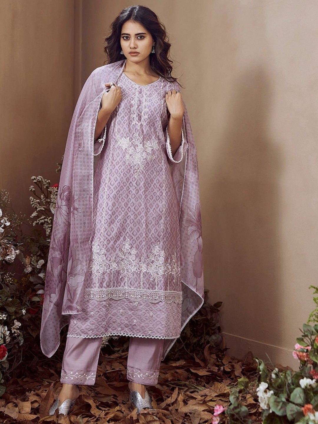 AUTUMN LANE Disha Lily Embroidered Straight Thread Work Kurta with Trousers & Dupatta, Violet
AUTUMN LANE Disha Lily Embroidered Straight Thread Work Kurta with Trousers & Dupatta, Violet
