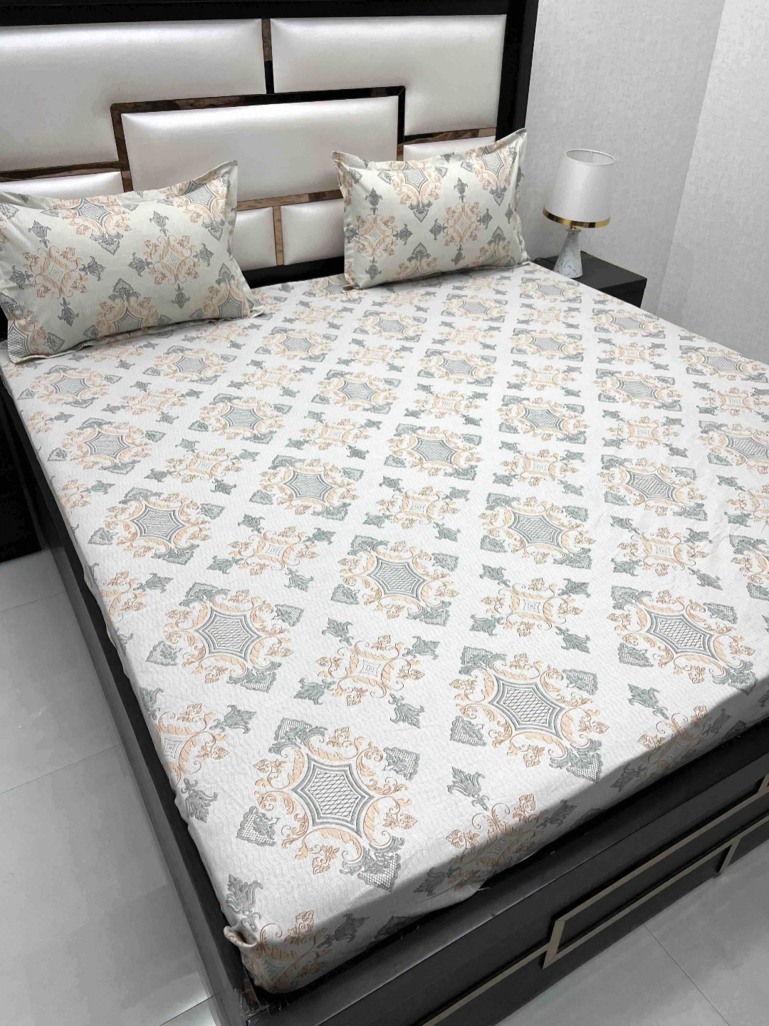 Pure Decor Velar Fur Sib Grey & White Printed 230 TC Pure Cotton Super King Bedsheet Set
Pure Decor Velar Fur Sib Grey & White Printed 230 TC Pure Cotton Super King Bedsheet Set
