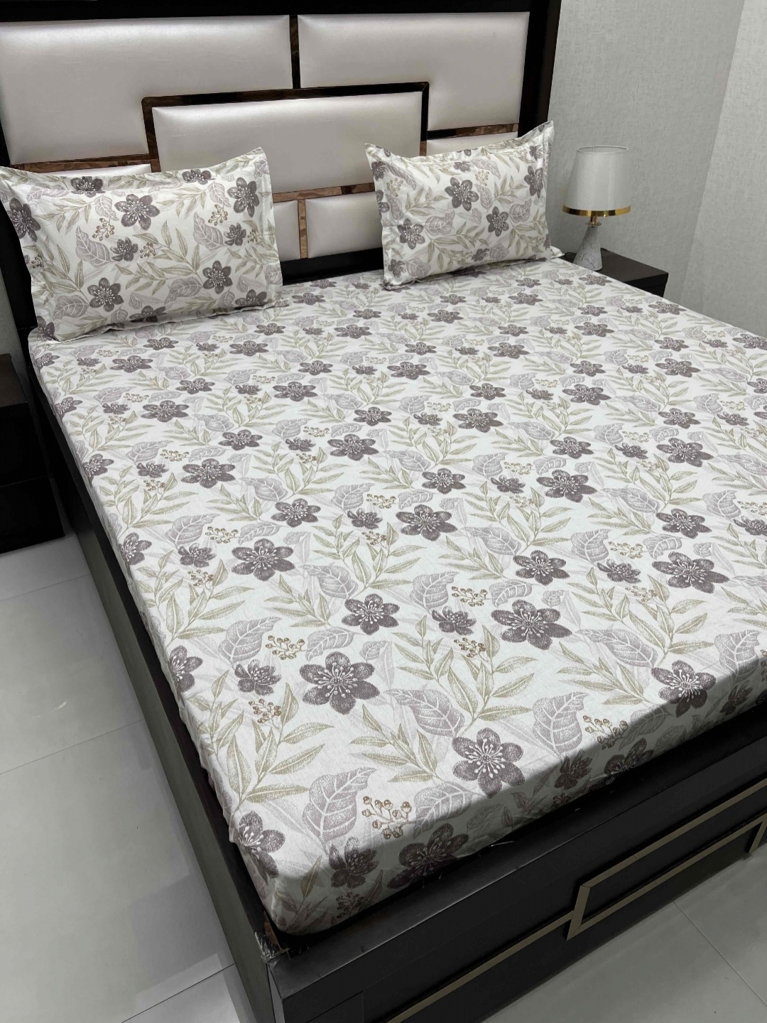 Pure Decor Sapphire White 330 TC Pure Cotton Fitted King Bedsheet with 2 Pillow Covers
Pure Decor Sapphire White 330 TC Pure Cotton Fitted King Bedsheet with 2 Pillow Covers