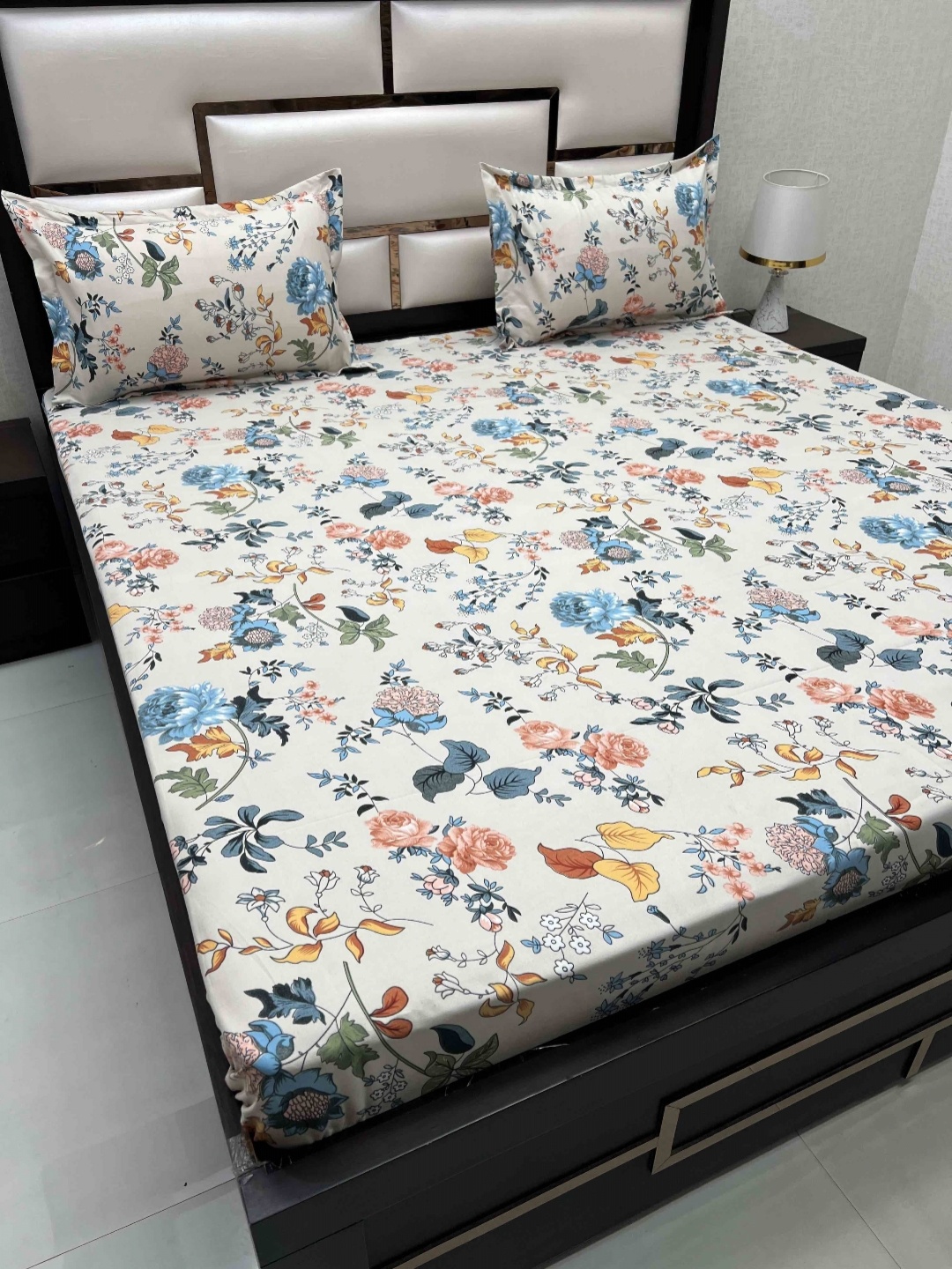 Pure Decor Queen Size Double Bed Bedsheet With 2 Pillow Covers 2.28m X 2.54m, Off white
Pure Decor Queen Size Double Bed Bedsheet With 2 Pillow Covers 2.28m X 2.54m, Off white