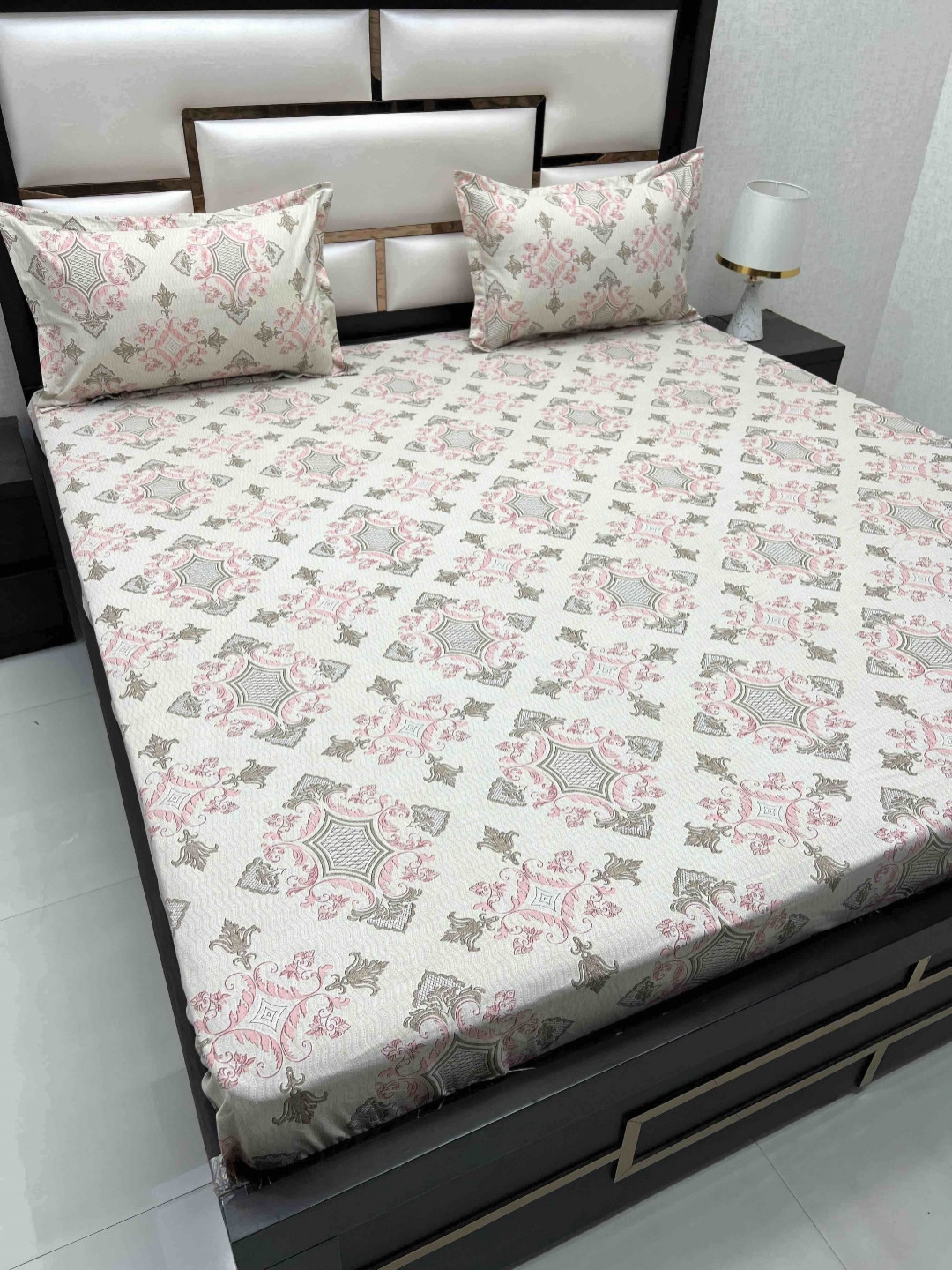 Pure Decor Ruby Off White Printed 220 TC Pure Cotton Fitted Super King Bedsheet Set
Pure Decor Ruby Off White Printed 220 TC Pure Cotton Fitted Super King Bedsheet Set
