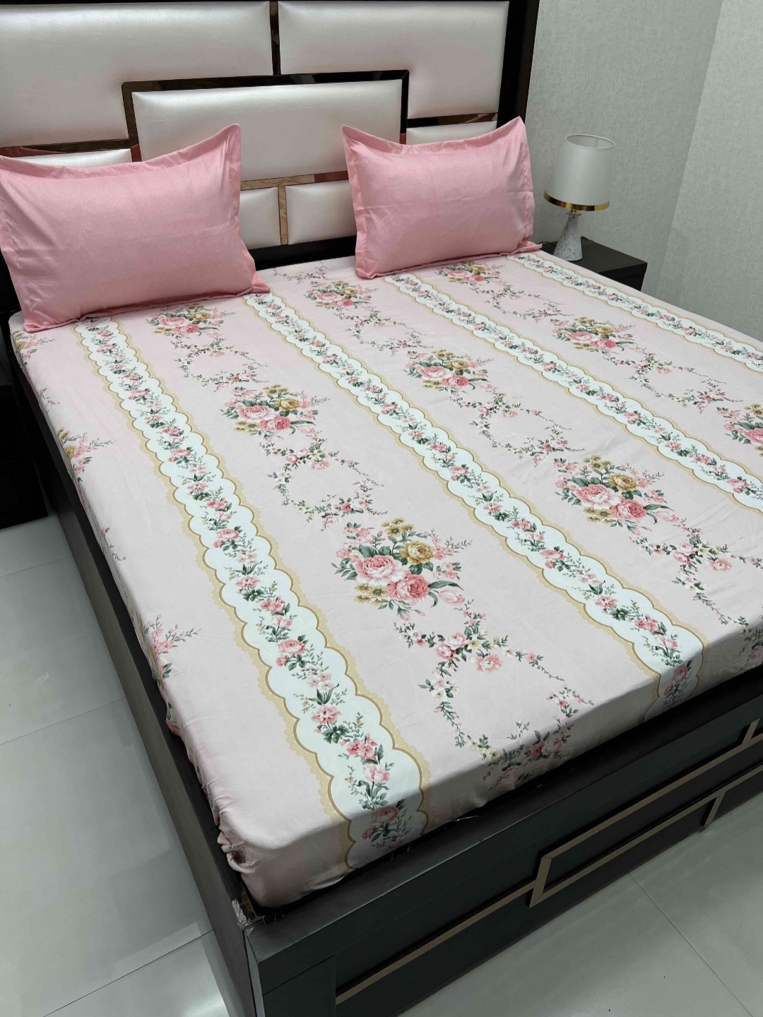Pure Decor Pink Printed 200 TC Microfiber Fitted Super King Bedsheet & 2 Pillow Covers
Pure Decor Pink Printed 200 TC Microfiber Fitted Super King Bedsheet & 2 Pillow Covers