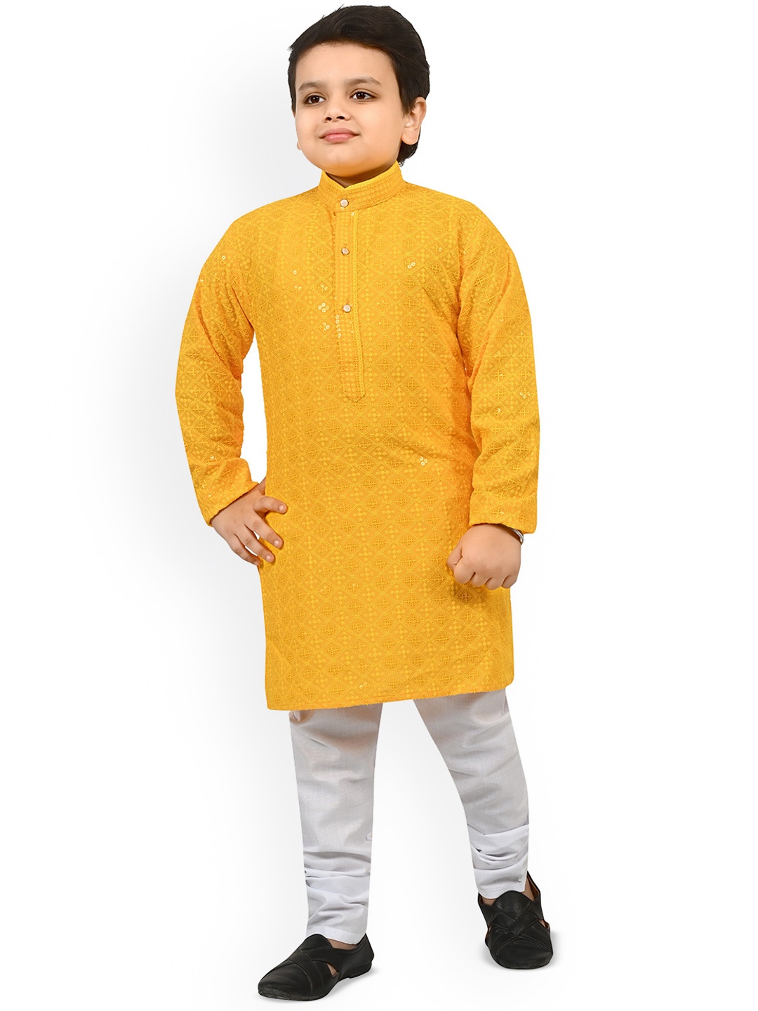Arshia Fashions Boys Geometric Embroidered Regular Sequinned Straight Kurta with Pyjamas, Yellow
Arshia Fashions Boys Geometric Embroidered Regular Sequinned Straight Kurta with Pyjamas, Yellow
