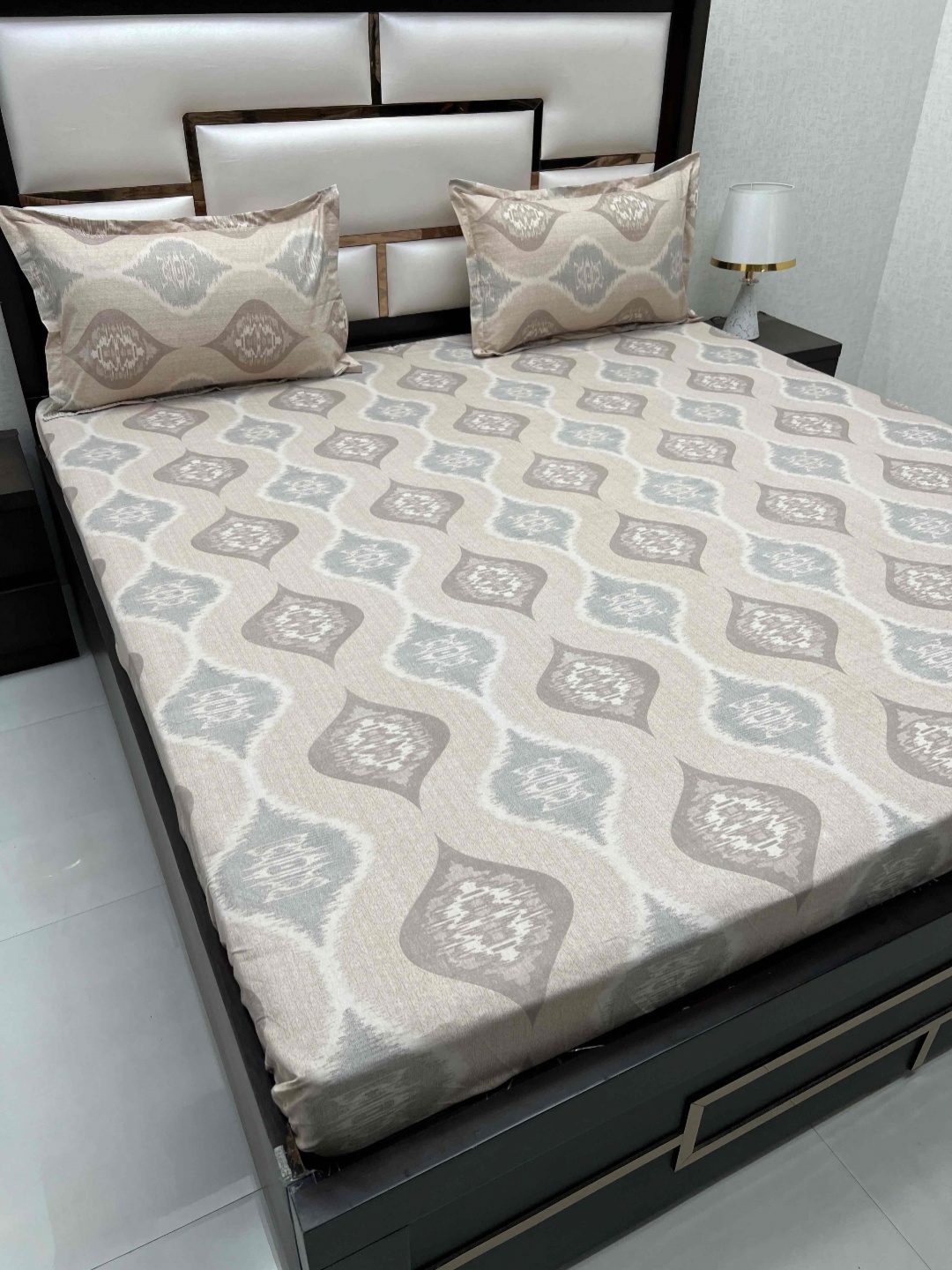 Pure Decor Brown Abstract Printed Pure Cotton 300 TC King Bedsheet & 2 Pillow Covers
Pure Decor Brown Abstract Printed Pure Cotton 300 TC King Bedsheet & 2 Pillow Covers
