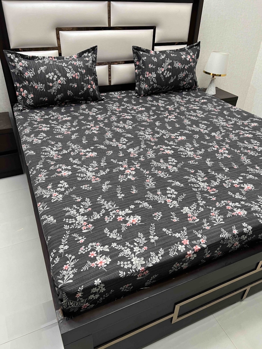 Pure Decor Amulya Black & White Printed 350 TC Microfiber Double Queen Bedsheet Set
Pure Decor Amulya Black & White Printed 350 TC Microfiber Double Queen Bedsheet Set