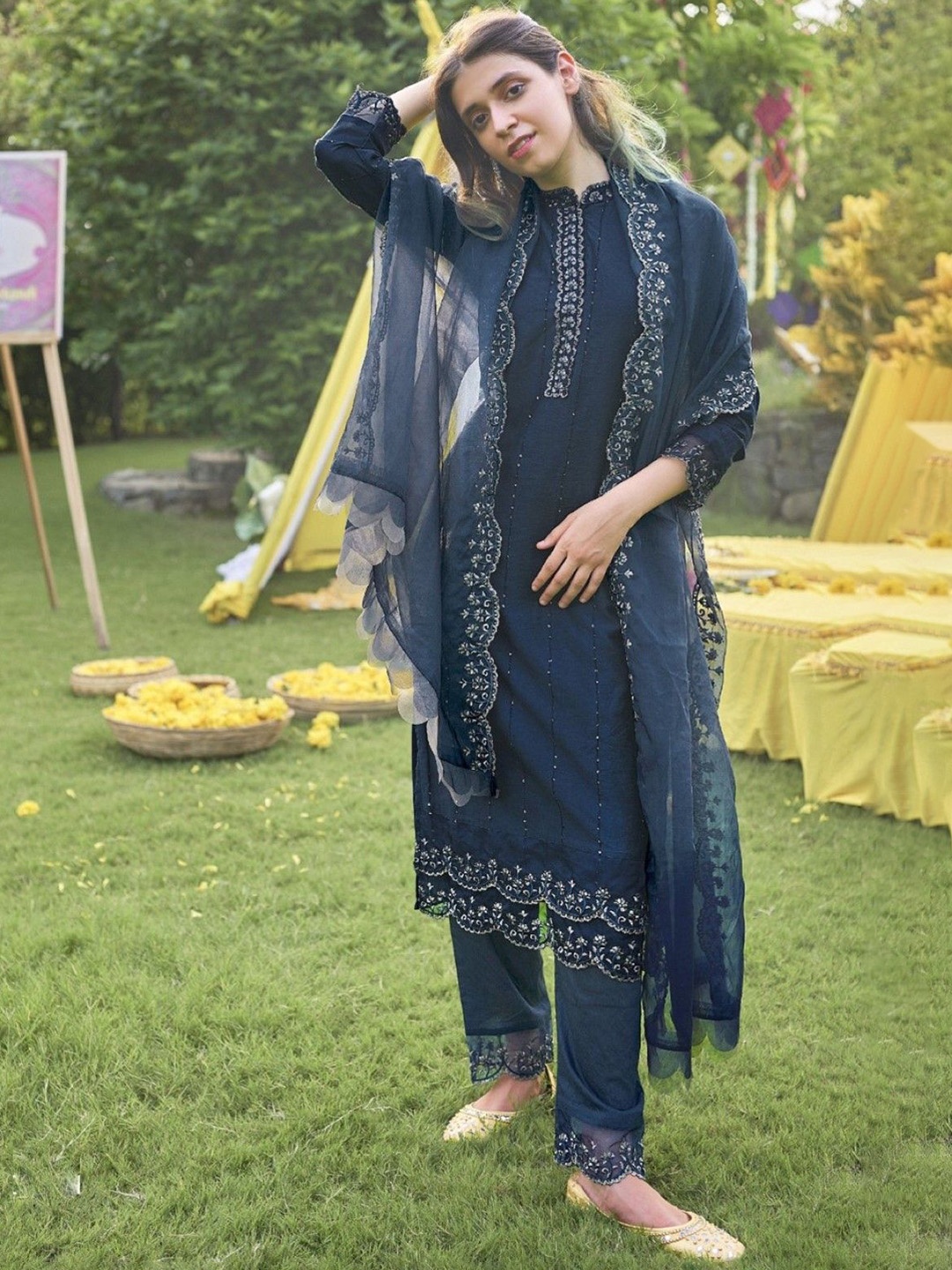 AUTUMN LANE Floral Embroidered Mandarin Collar Sequinned Kurta & Trouser & Dupatta, Blue
AUTUMN LANE Floral Embroidered Mandarin Collar Sequinned Kurta & Trouser & Dupatta, Blue