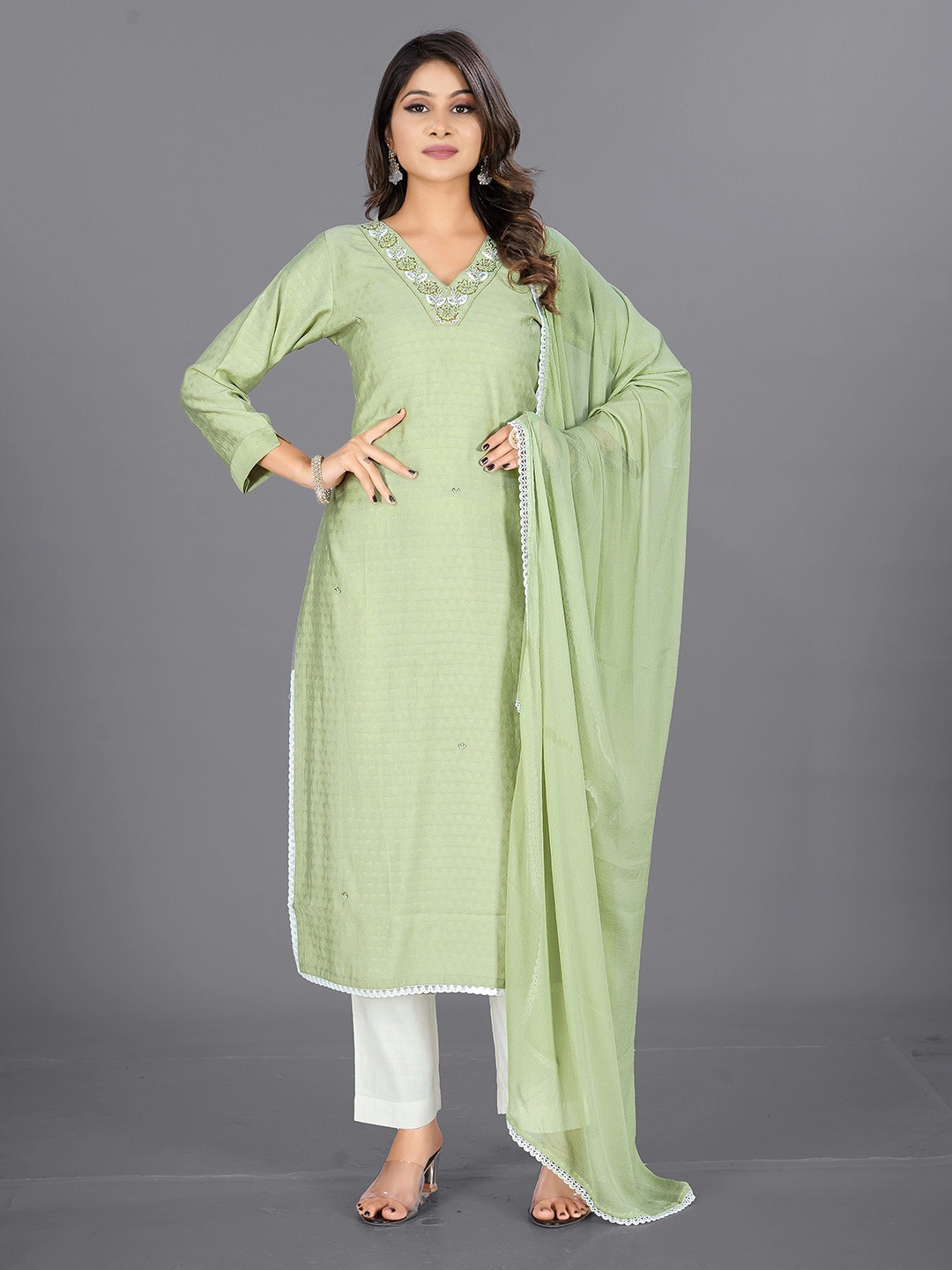 V B SONS Floral Yoke Design Regular Beads and Stones Kurta With Trousers & Dupatta, Green
V B SONS Floral Yoke Design Regular Beads and Stones Kurta With Trousers & Dupatta, Green