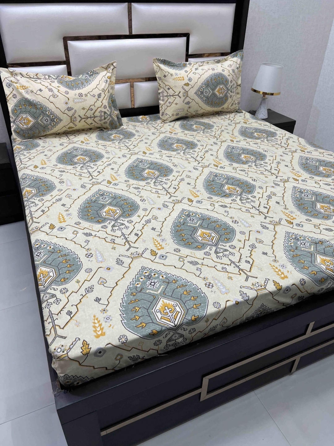 Pure Decor Amulya Off White & Grey Ethnic Motifs 210 TC Queen Bedsheet & 2 Pillow Covers
Pure Decor Amulya Off White & Grey Ethnic Motifs 210 TC Queen Bedsheet & 2 Pillow Covers