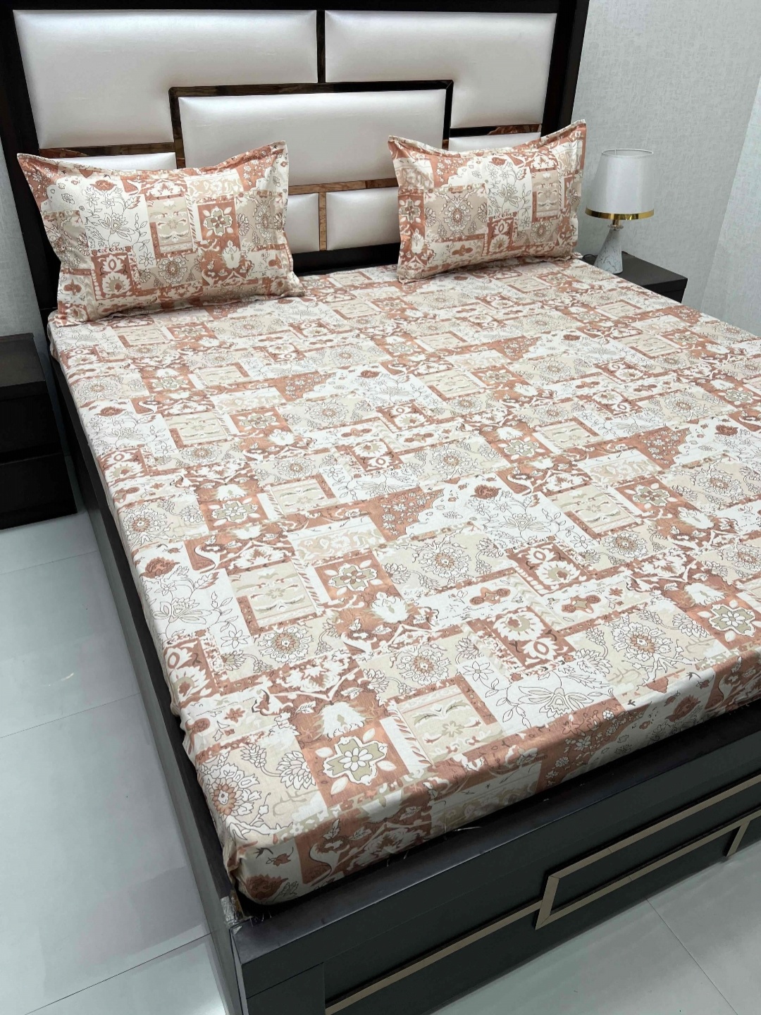 Pure Decor sapphire Orange Floral Pure Cotton 250 TC King Bedsheet with 2 Pillow Covers
Pure Decor sapphire Orange Floral Pure Cotton 250 TC King Bedsheet with 2 Pillow Covers
