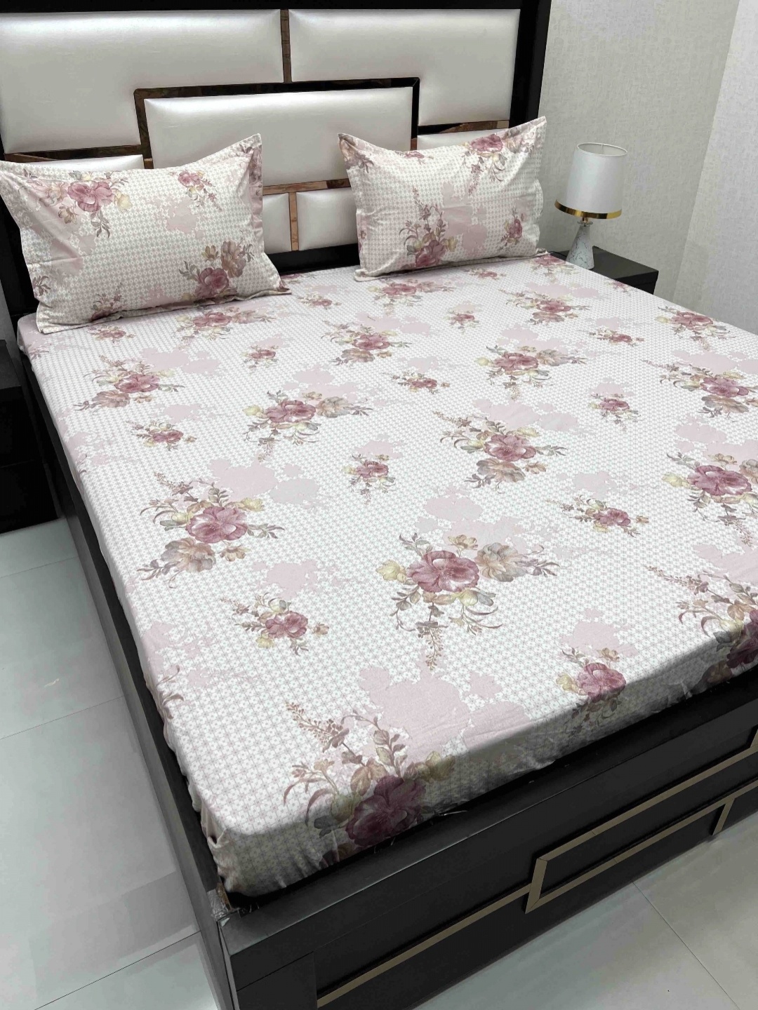 Pure Decor Ruby Maroon & White Floral Fitted Cotton 330 TC King Bedsheet & 2 Pillow Covers
Pure Decor Ruby Maroon & White Floral Fitted Cotton 330 TC King Bedsheet & 2 Pillow Covers