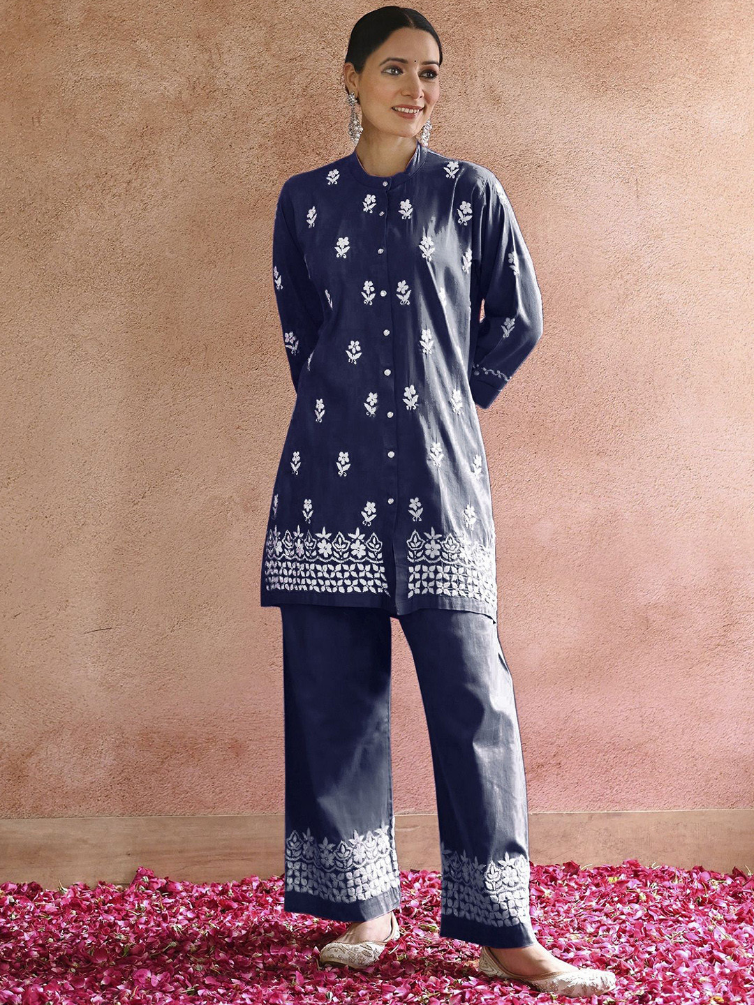 APNISHA Ethnic Motifs Embroidered Regular Straight Kurta with Palazzos, Navy blue
APNISHA Ethnic Motifs Embroidered Regular Straight Kurta with Palazzos, Navy blue