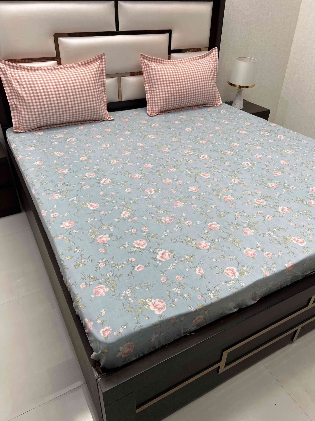 Pure Decor Manor Blue Floral 350 TC Microfiber Fitted King Bedsheet with 2 Pillow Covers
Pure Decor Manor Blue Floral 350 TC Microfiber Fitted King Bedsheet with 2 Pillow Covers